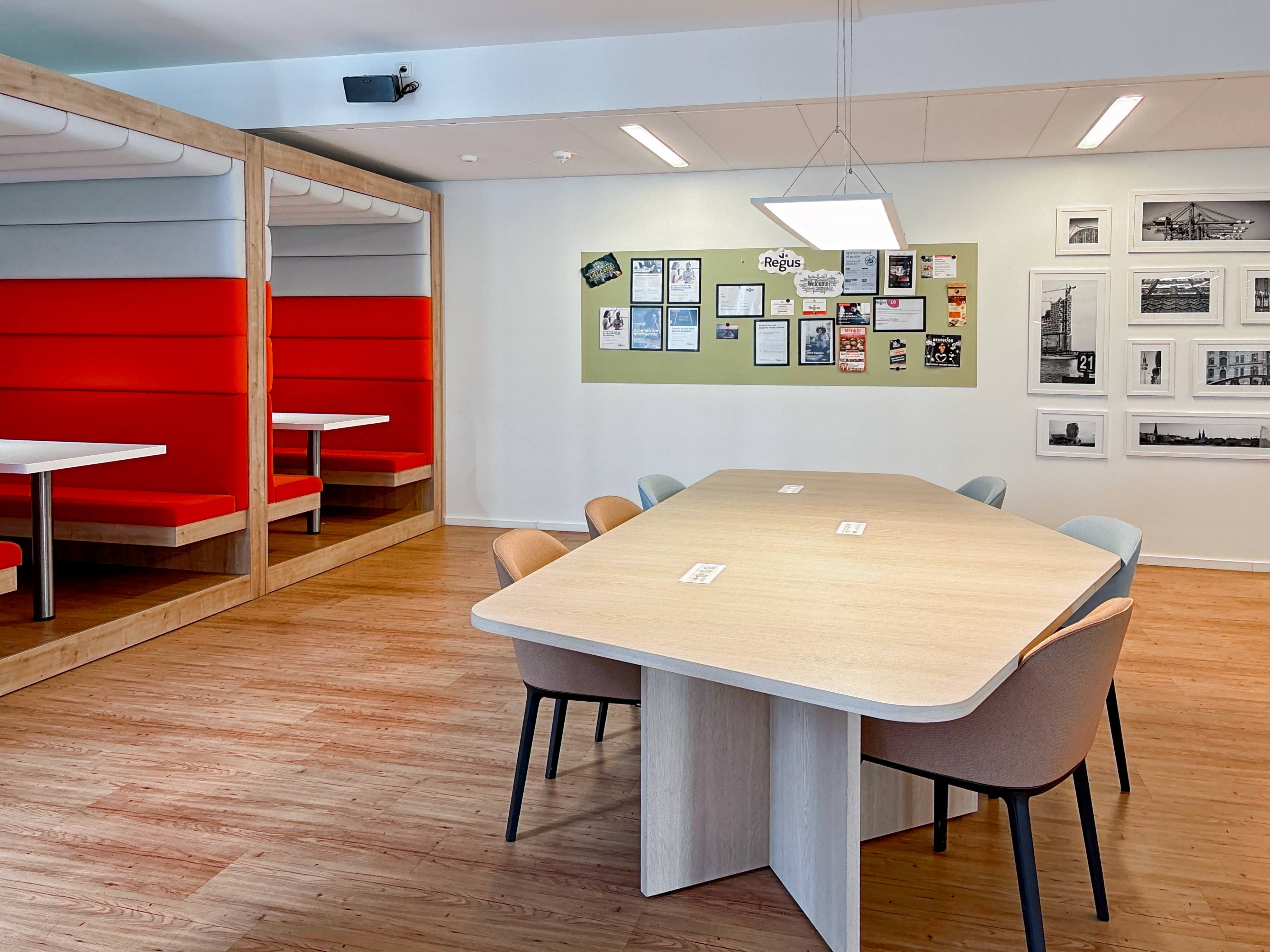 Coworking Spaces - Hamburg-Stadt (Hamburg, Freie und Hansestadt) - All-inclusive-Zugang zu [Arbeitsplätzen, virtuellen Büros und Besprechungsräumen] in Regus City Nord