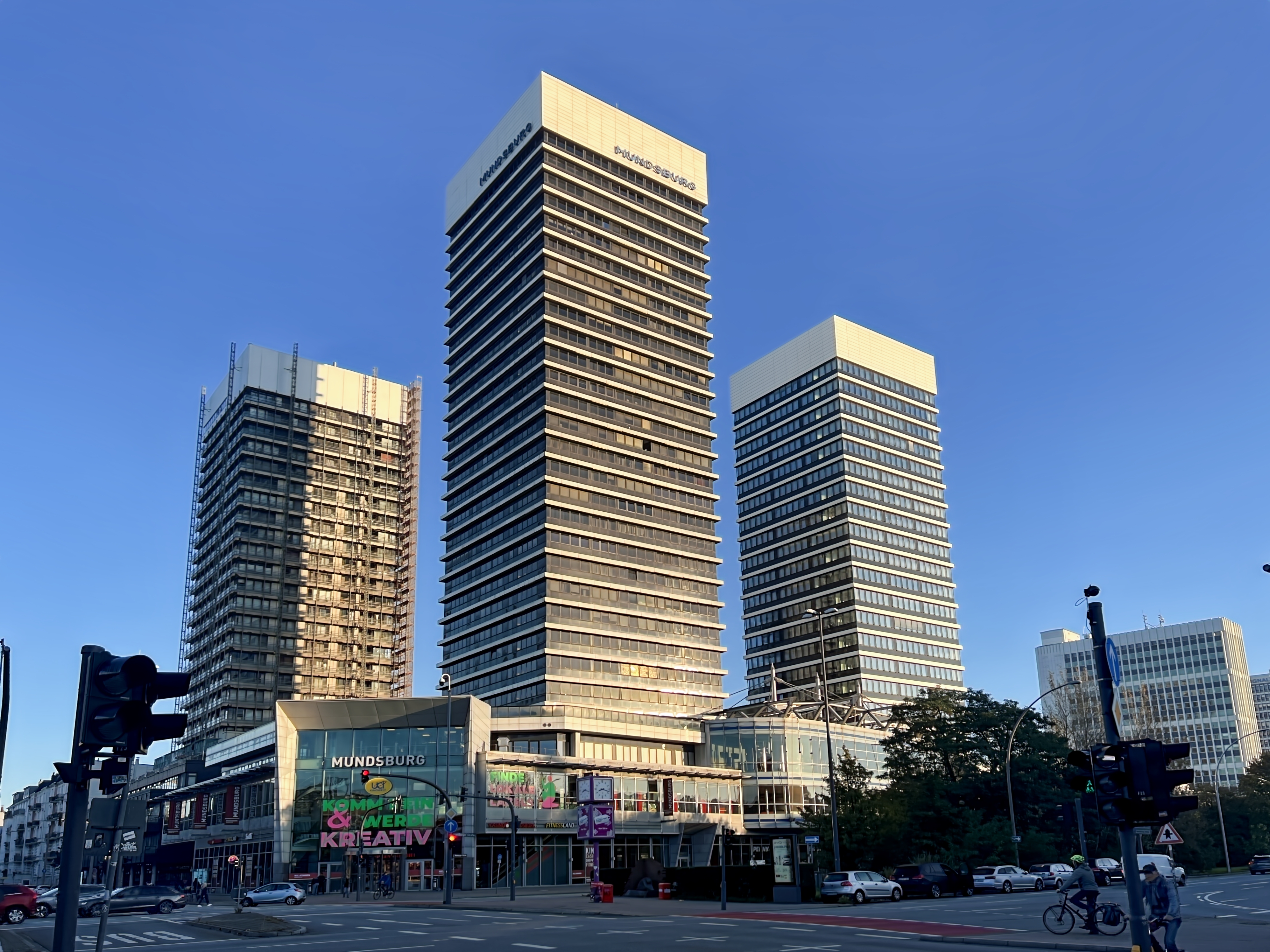 Coworking Spaces - Hamburg-Stadt (Hamburg, Freie und Hansestadt) - All-inclusive-Zugang zu [Arbeitsplätzen, virtuellen Büros und Besprechungsräumen] in Regus Mundsburg Tower