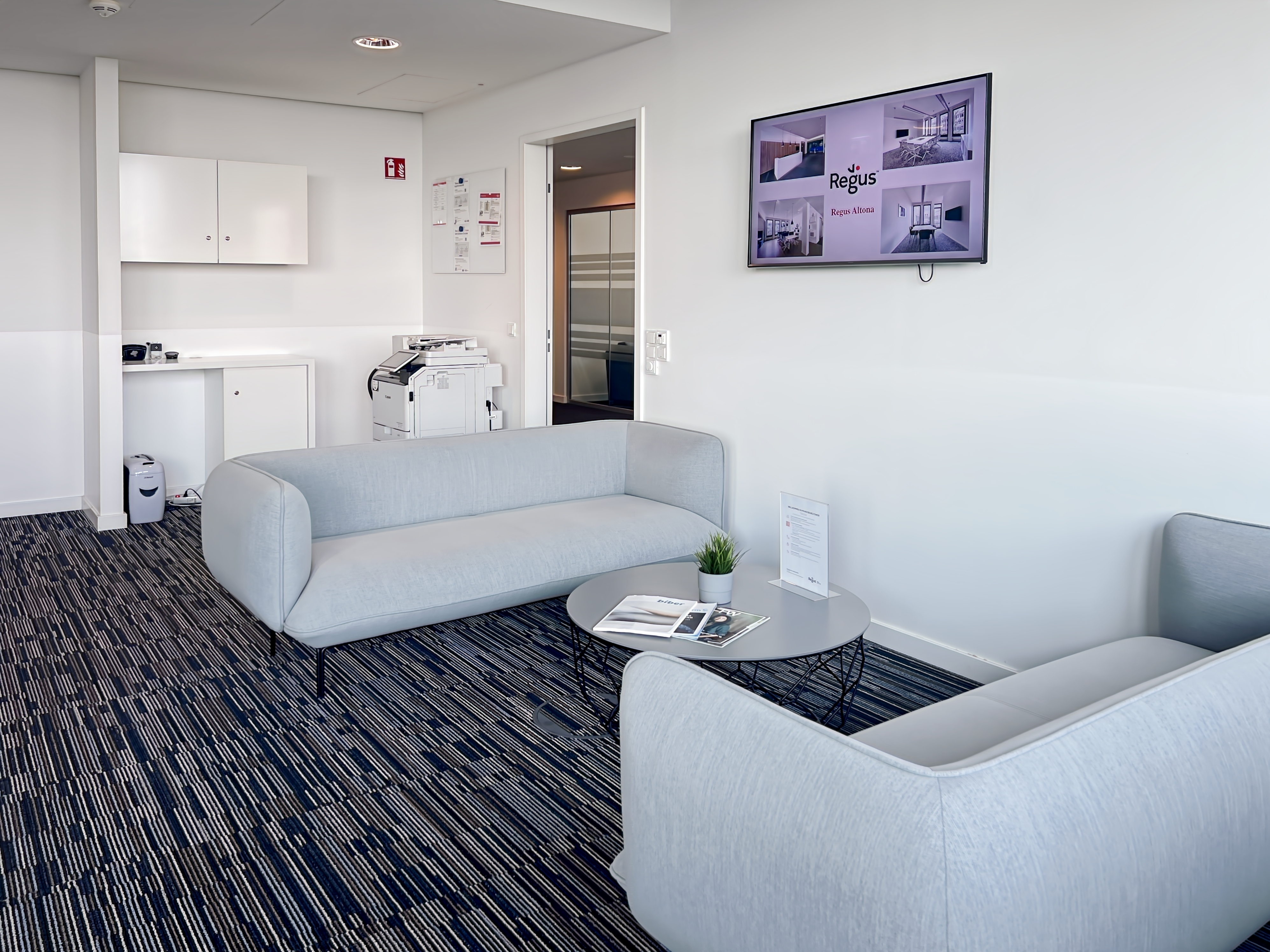 Coworking Spaces - Hamburg-Stadt (Hamburg, Freie und Hansestadt) - All-inclusive-Zugang zu [Arbeitsplätzen, virtuellen Büros und Besprechungsräumen] in Regus Mundsburg Tower