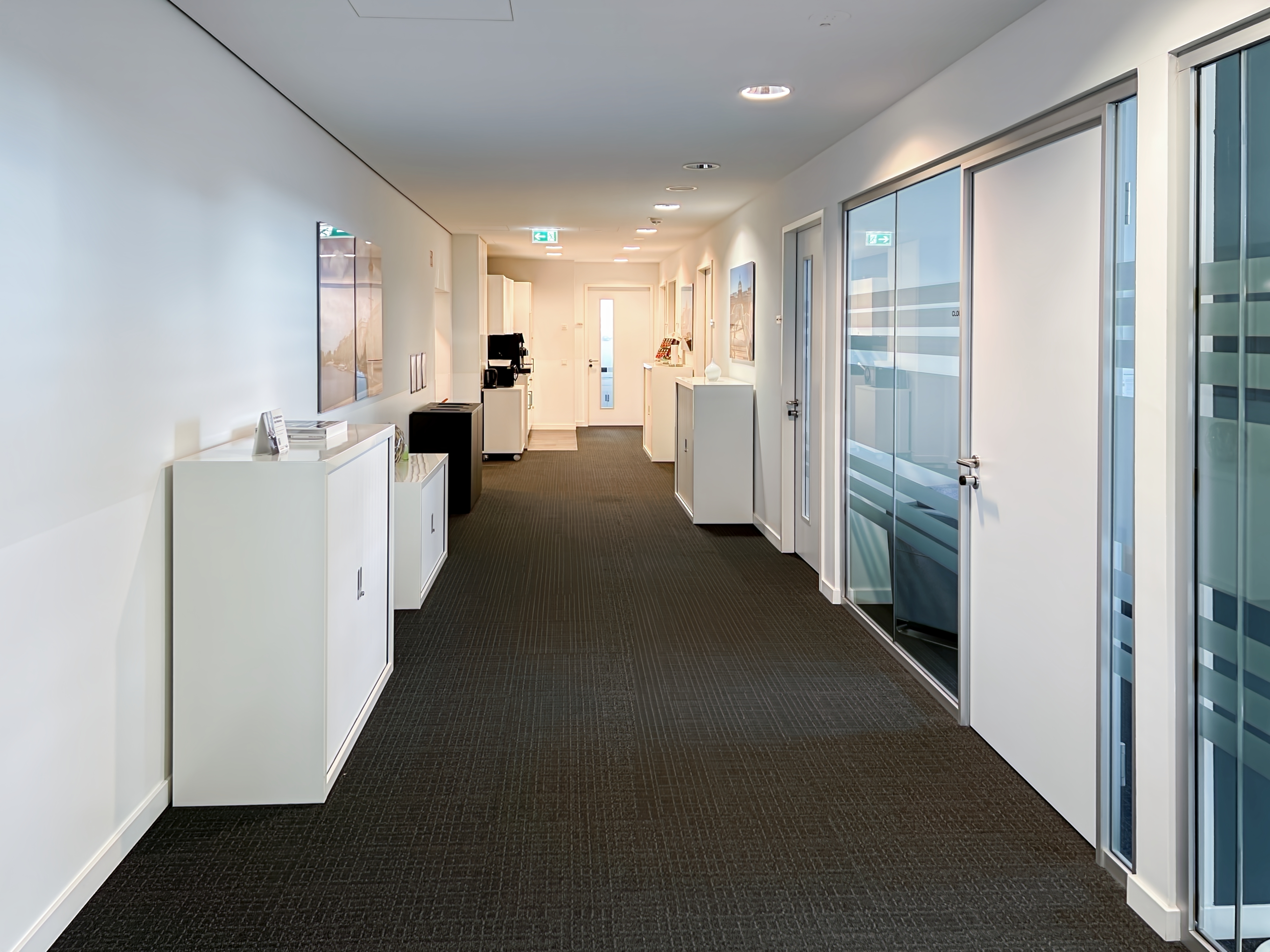 Coworking Space: All-inclusive-Zugang zu [Arbeitsplätzen, virtuellen Büros und Besprechungsräumen] in Regus Mundsburg Tower