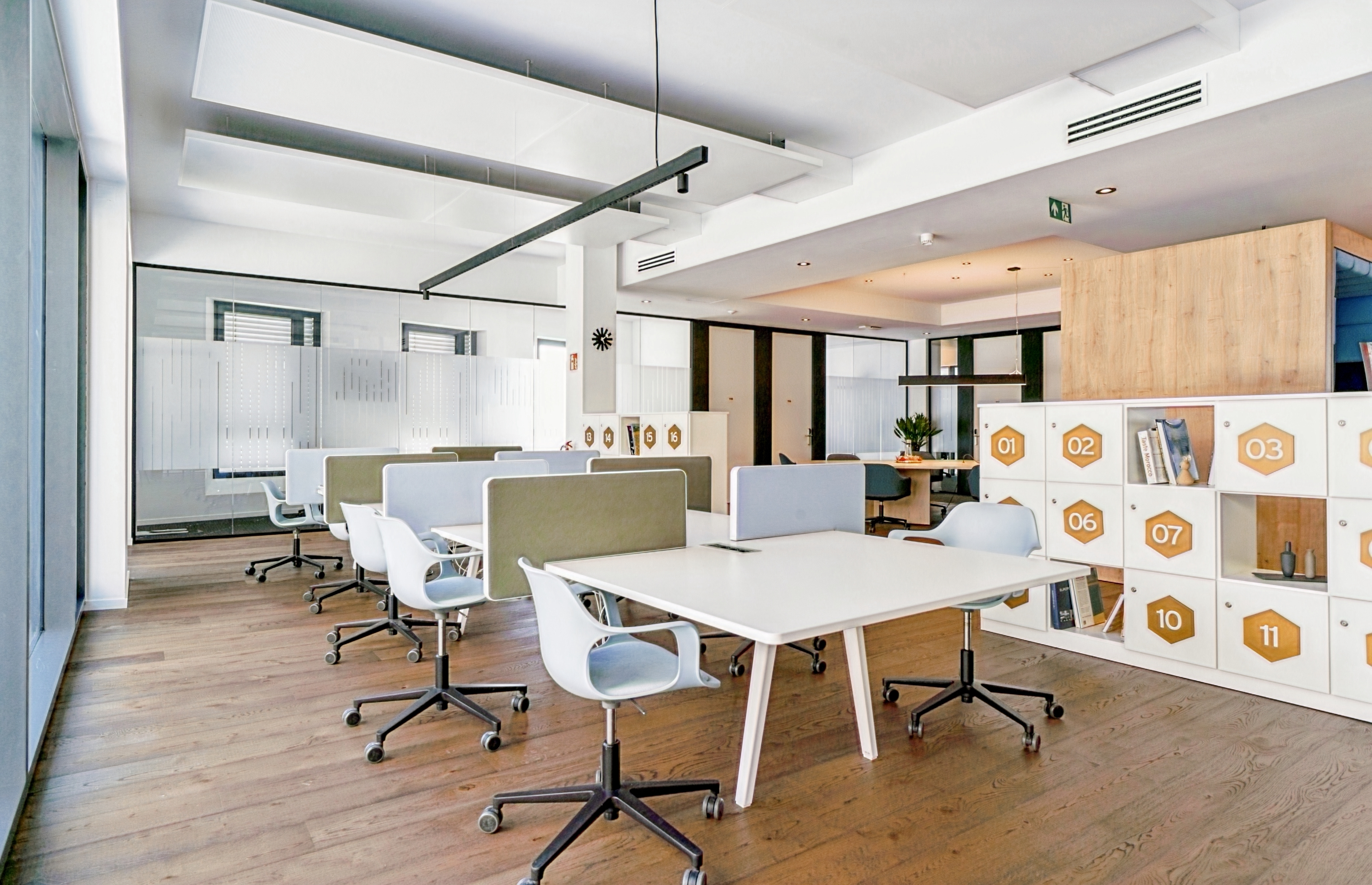 Coworking spaces - Baden-Württemberg - All-inclusive-Zugang zu [Arbeitsplätzen, virtuellen Büros und Besprechungsräumen] in Regus Stadttor Ost