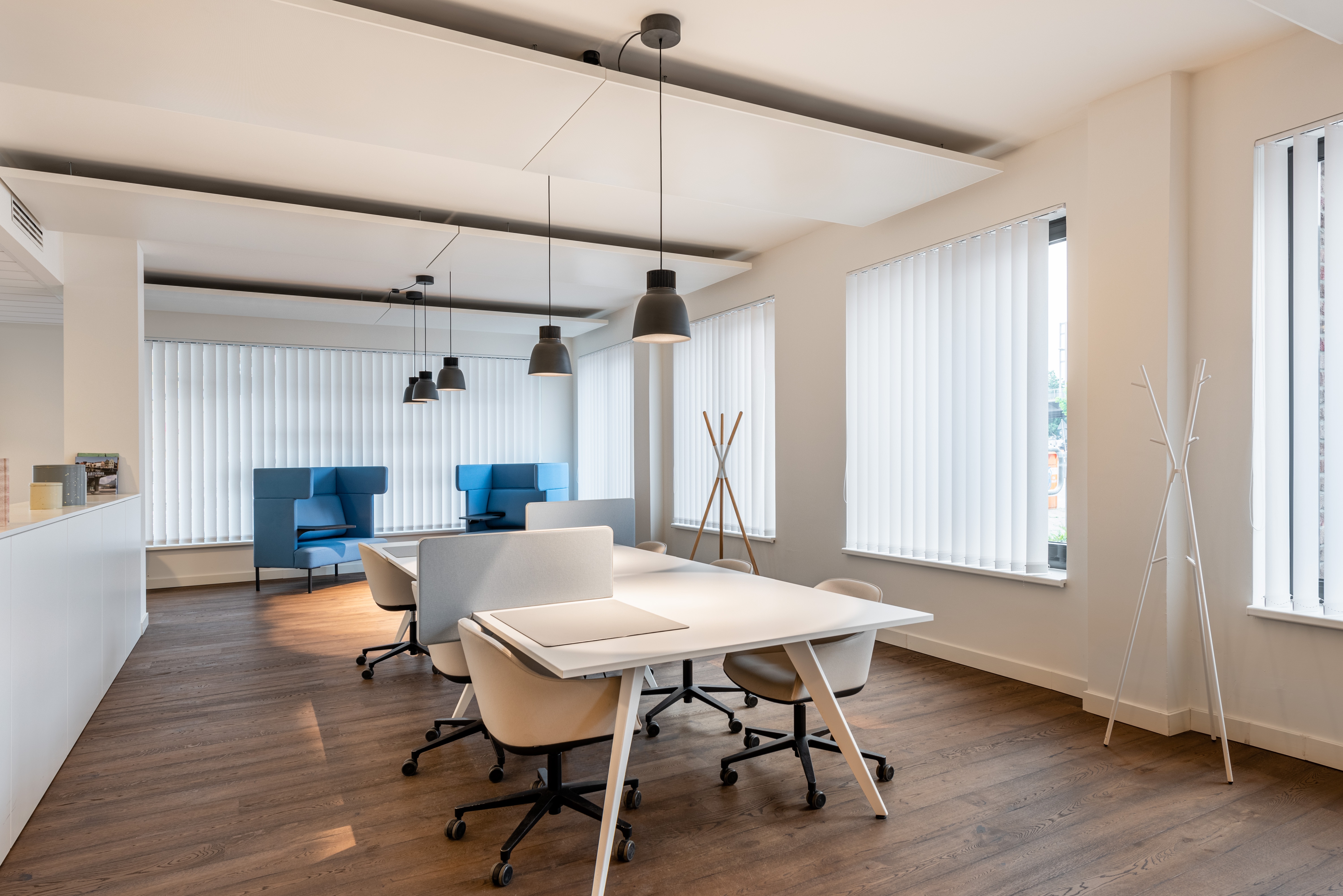 Coworking Spaces - Schleswig-Holstein - All-inclusive-Zugang zu Arbeitsplätzen, virtuellen Büros und Besprechungsräumen in Regus Kaistraße
