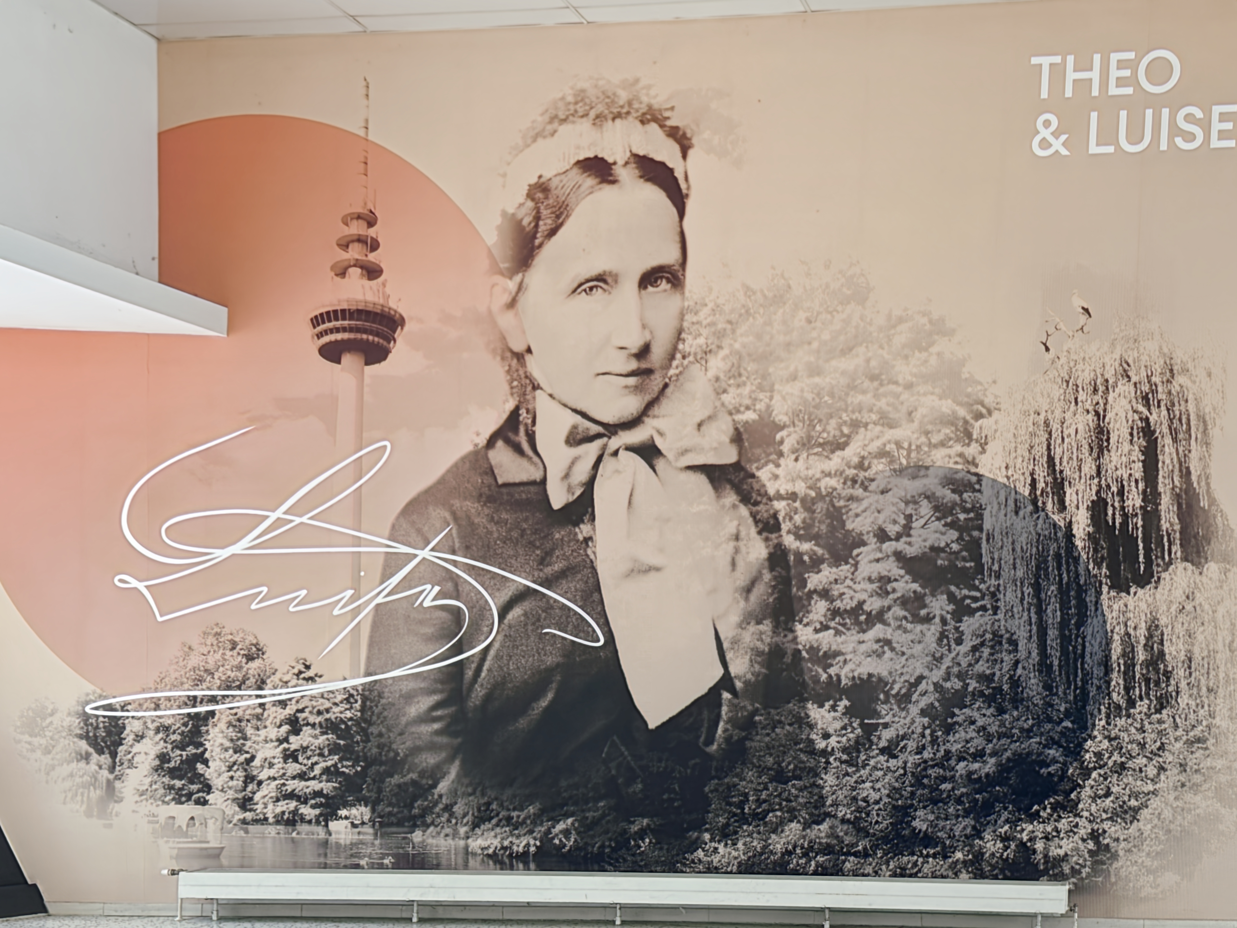 Coworking Space: All-inclusive-Zugang zu [Arbeitsplätzen, virtuellen Büros und Besprechungsräumen] in Regus Theo & Luise