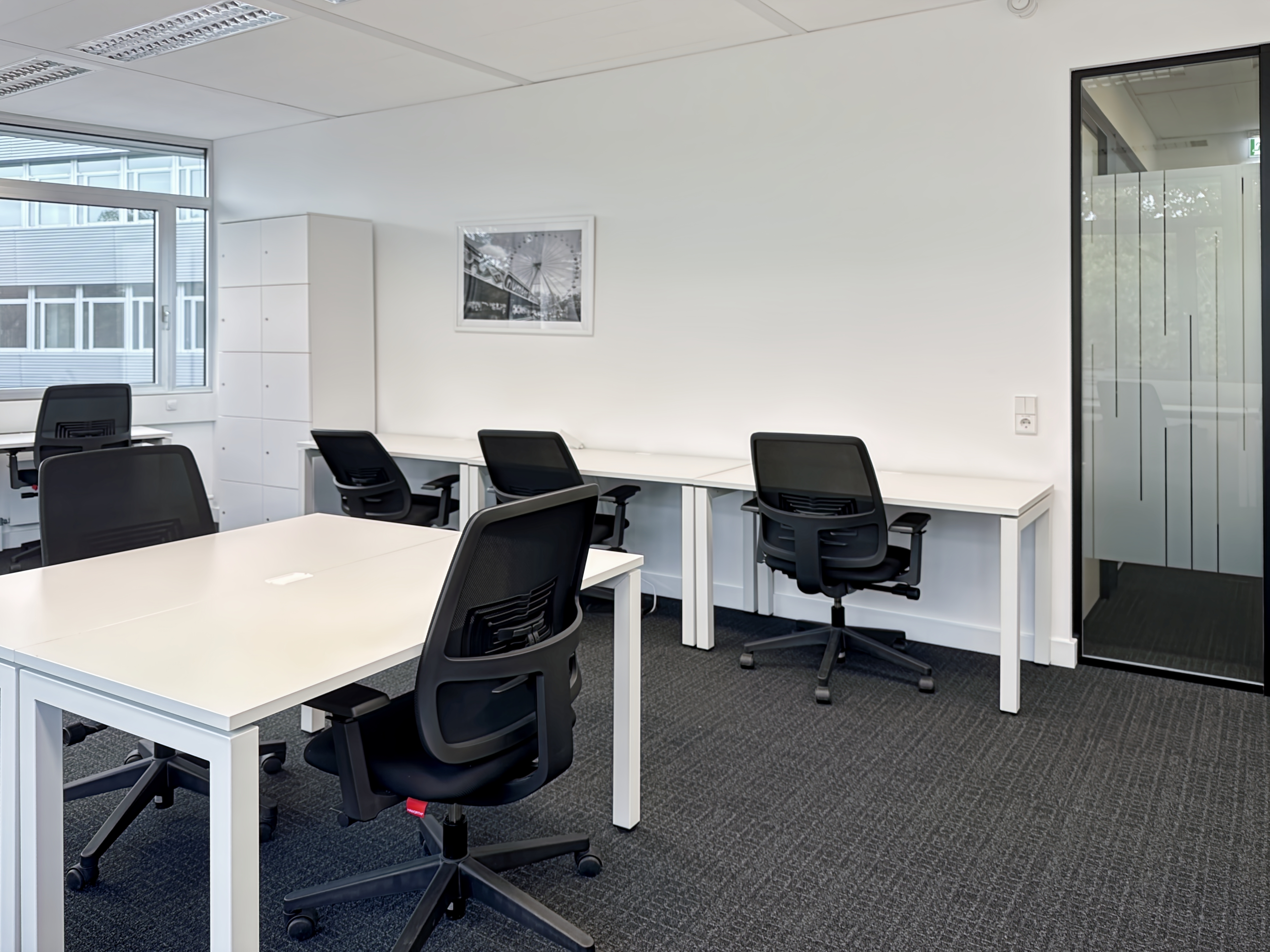 Coworking Space: All-inclusive-Zugang zu [Arbeitsplätzen, virtuellen Büros und Besprechungsräumen] in Regus Theo & Luise