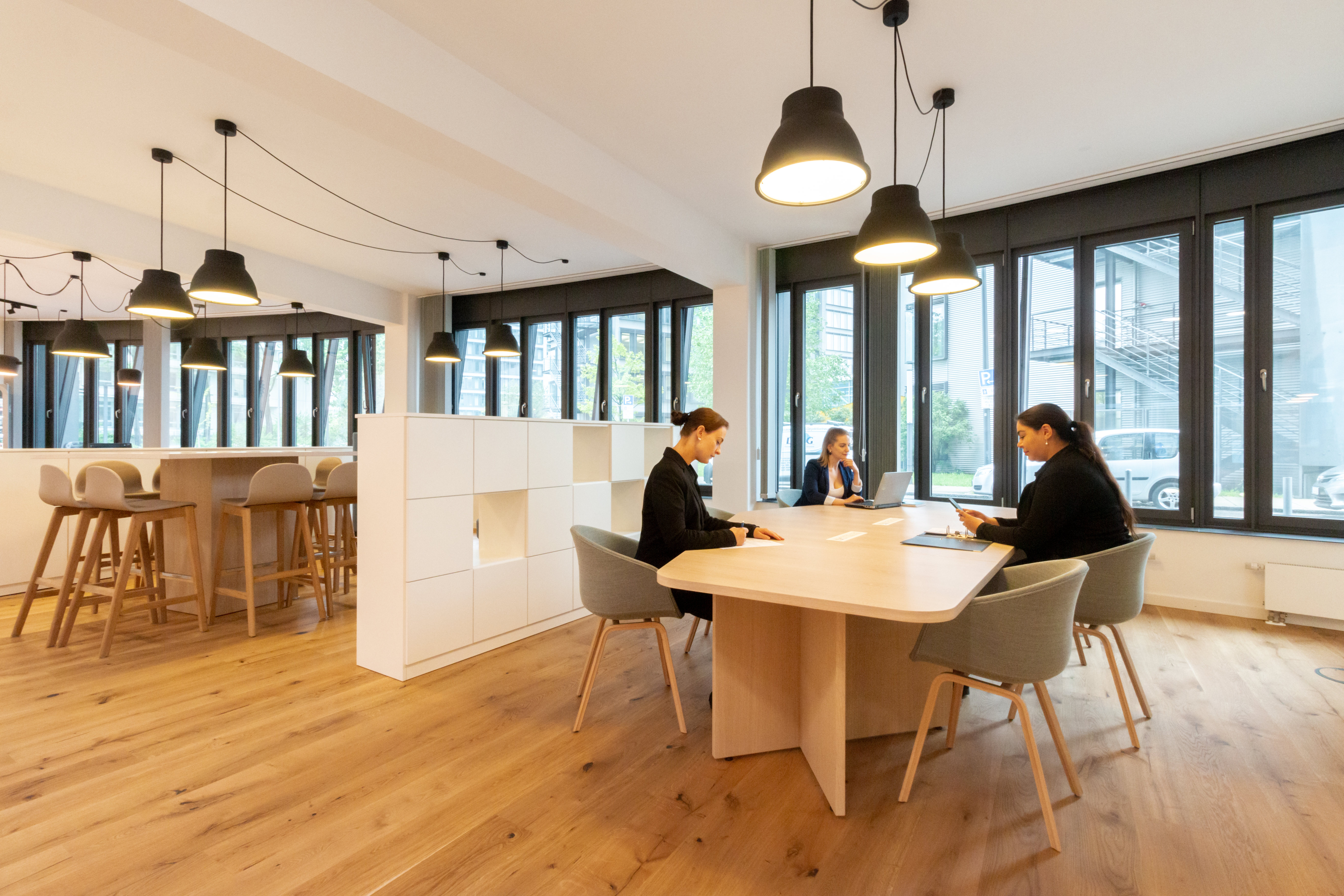 Coworking Spaces - Oberbayern - All-inclusive-Zugang zu [Arbeitsplätzen, virtuellen Büros und Besprechungsräumen] in Regus Arondo Five Rings