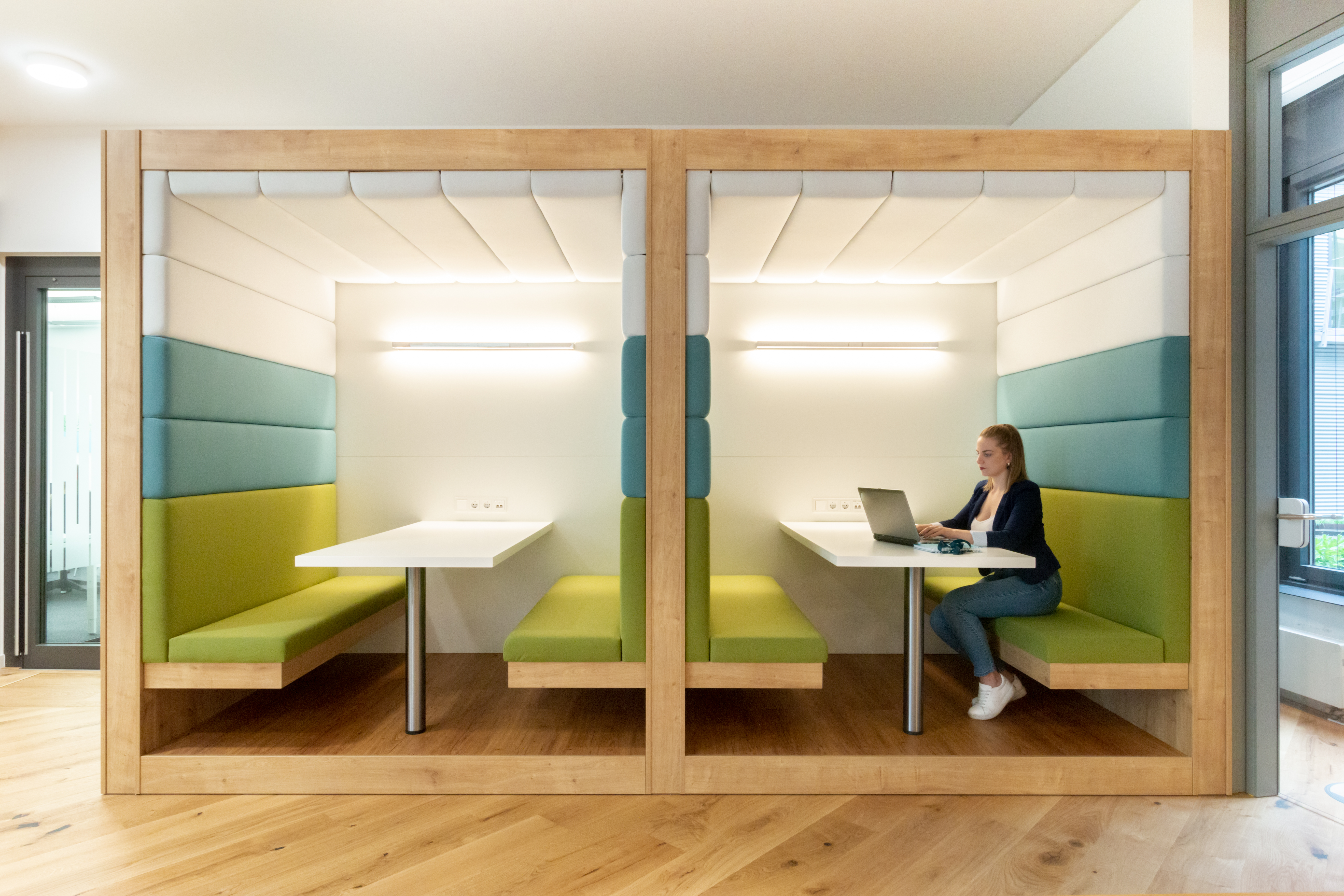 Coworking Space: All-inclusive-Zugang zu [Arbeitsplätzen, virtuellen Büros und Besprechungsräumen] in Regus Arondo Five Rings