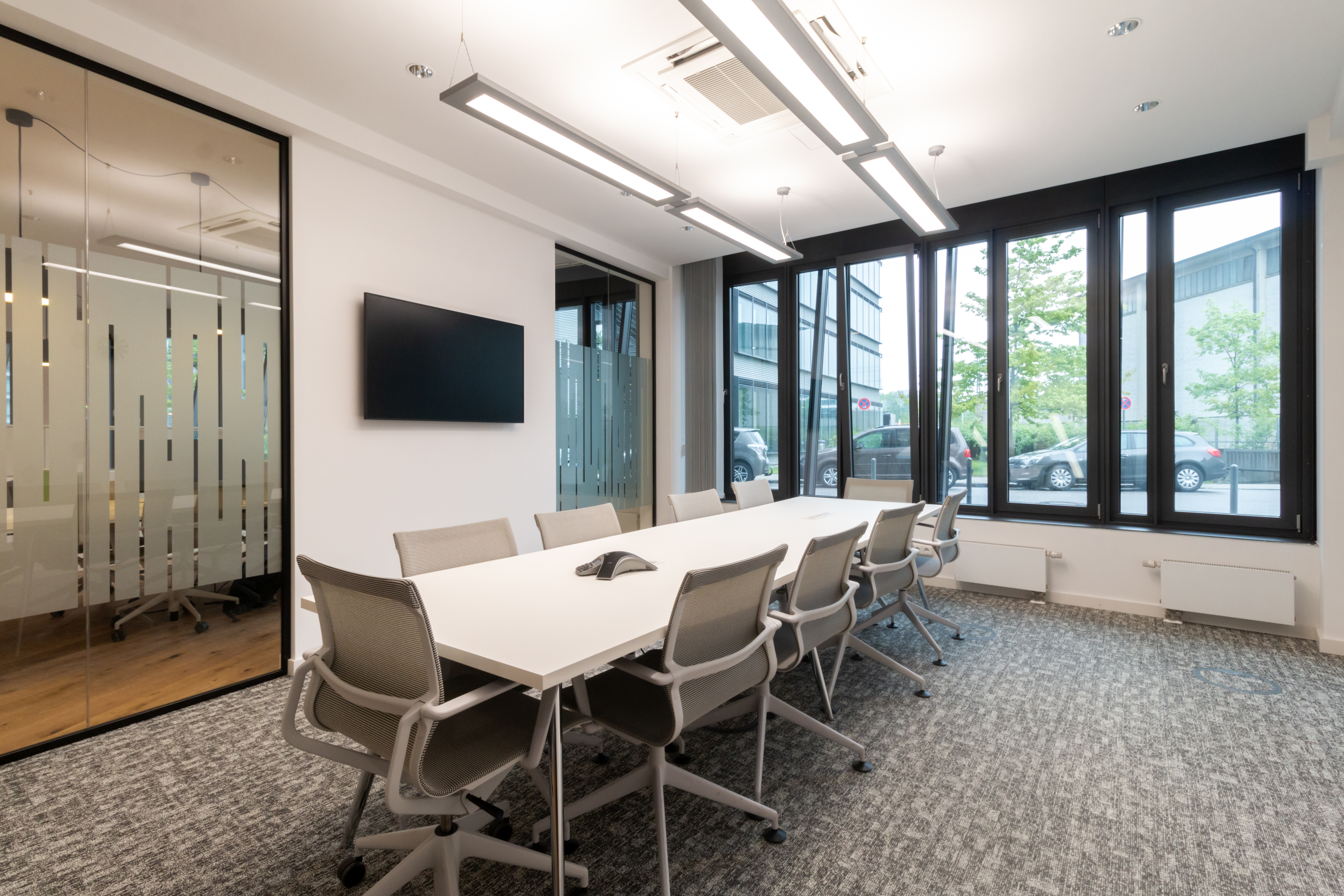 Coworking Space: All-inclusive-Zugang zu [Arbeitsplätzen, virtuellen Büros und Besprechungsräumen] in Regus Arondo Five Rings