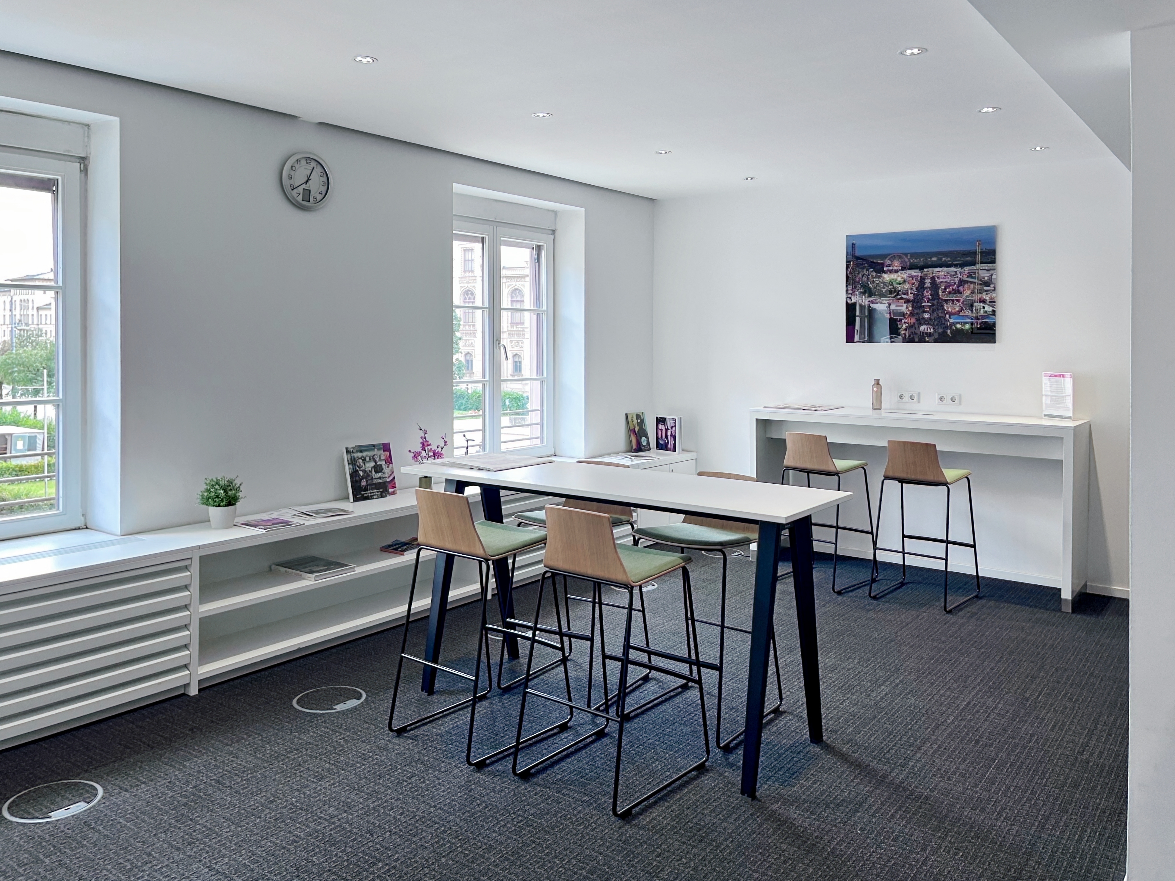 Coworking Spaces - Zugang 24/7 - Oberbayern - Meetings, Arbeit und Zusammenarbeit in unseren professionellen Business Center in Regus Maximilianstraße