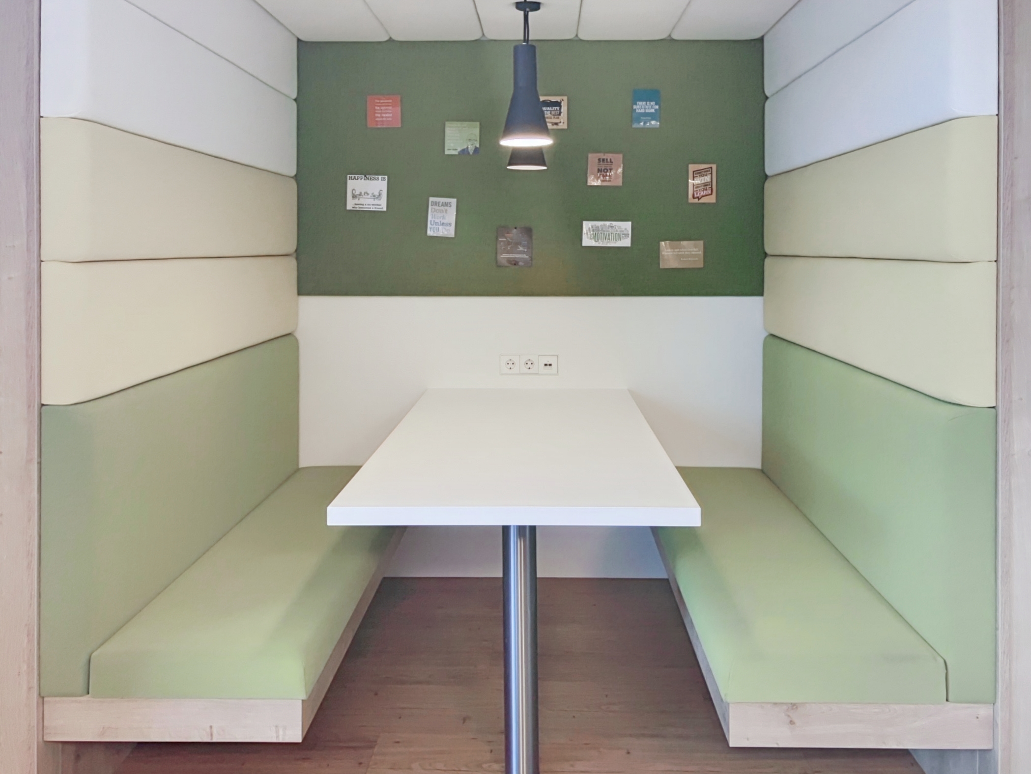 Coworking Space: Meetings, Arbeit und Zusammenarbeit in unseren professionellen Business Center in Regus Centro