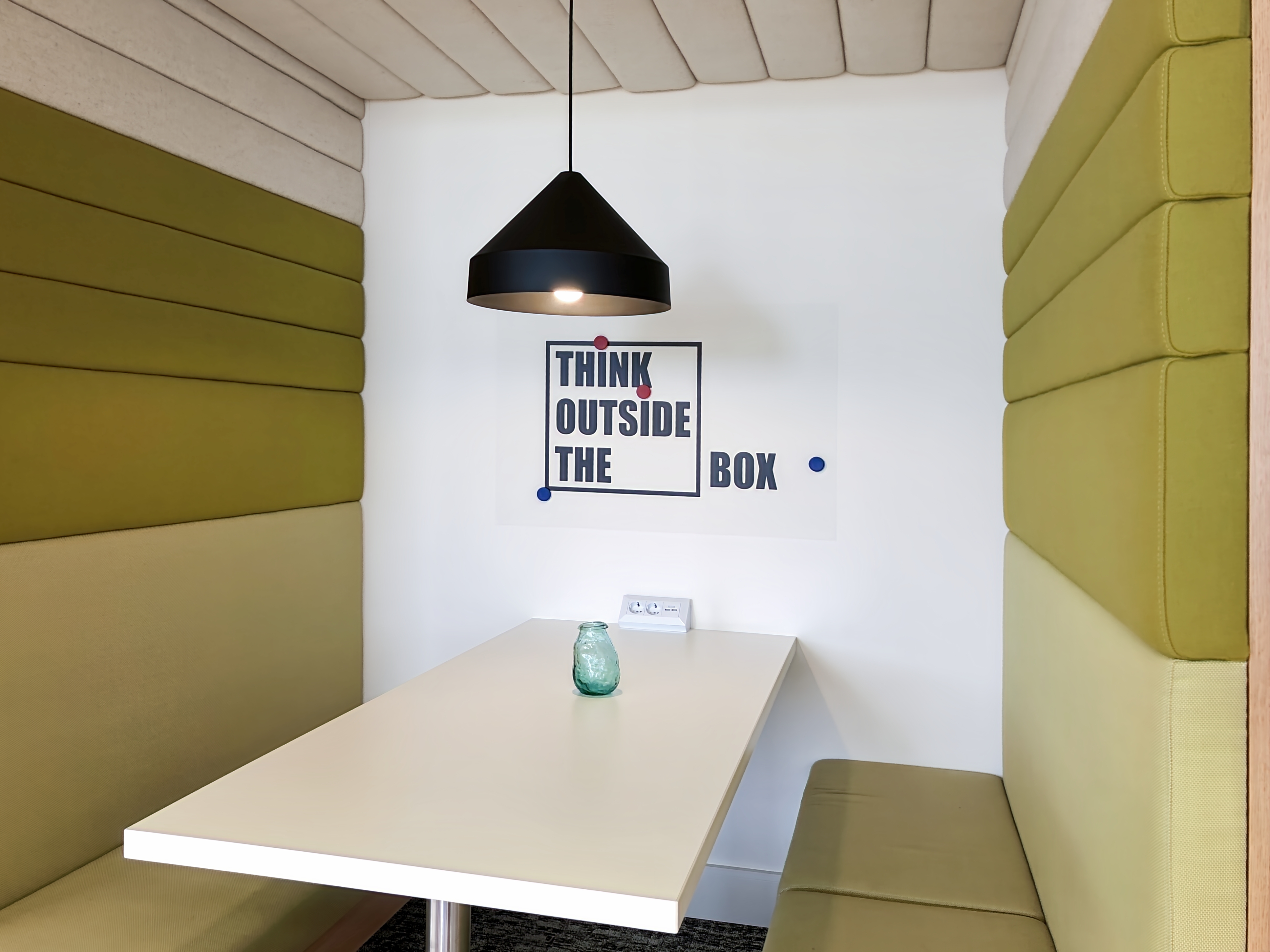 Coworking Space: Meetings, Arbeit und Zusammenarbeit in unseren professionellen Business Center in Regus Ost