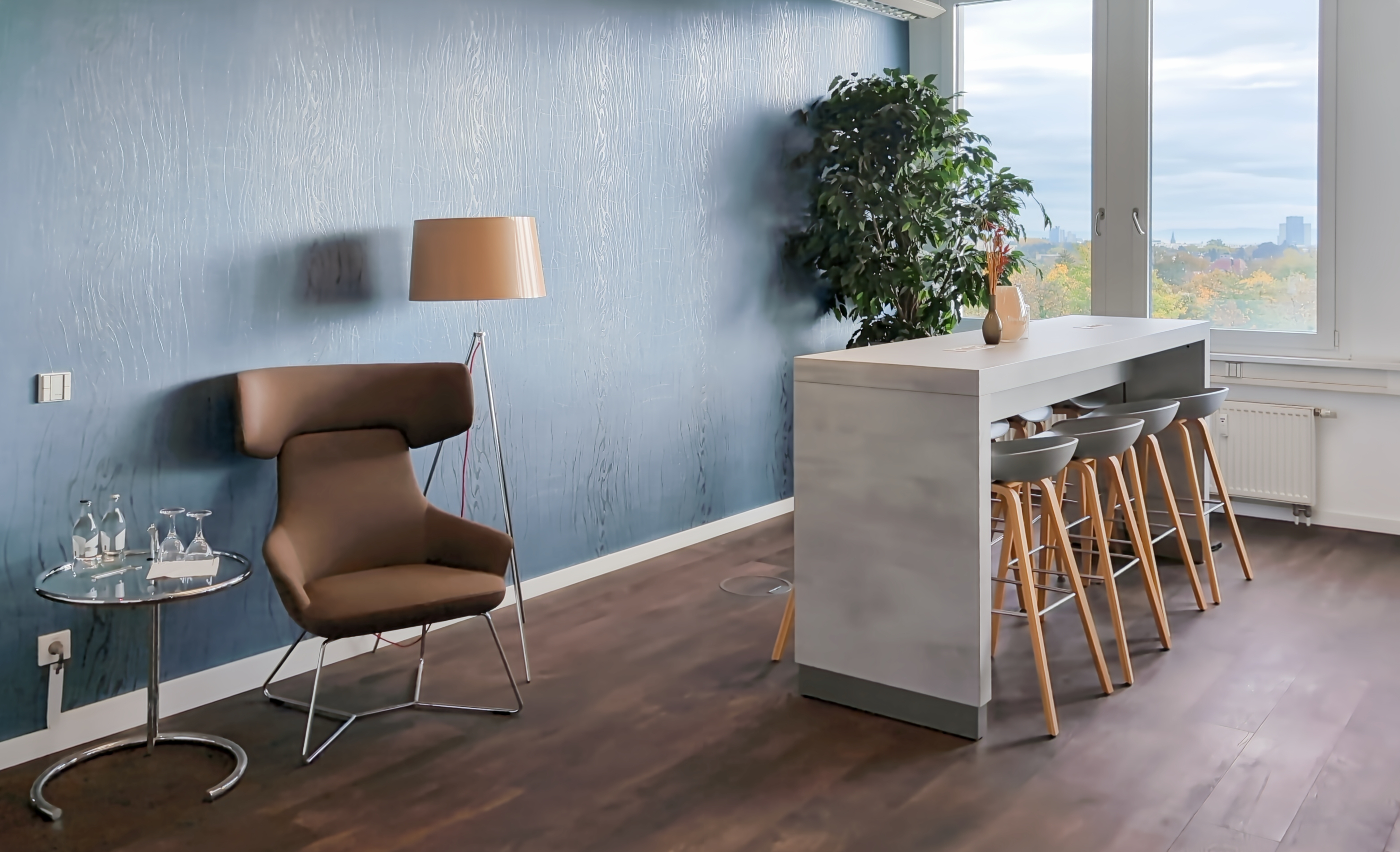 Coworking Space: Arbeitsplätze, Services und Support unterstützen Sie bei der Arbeit in Regus STEP