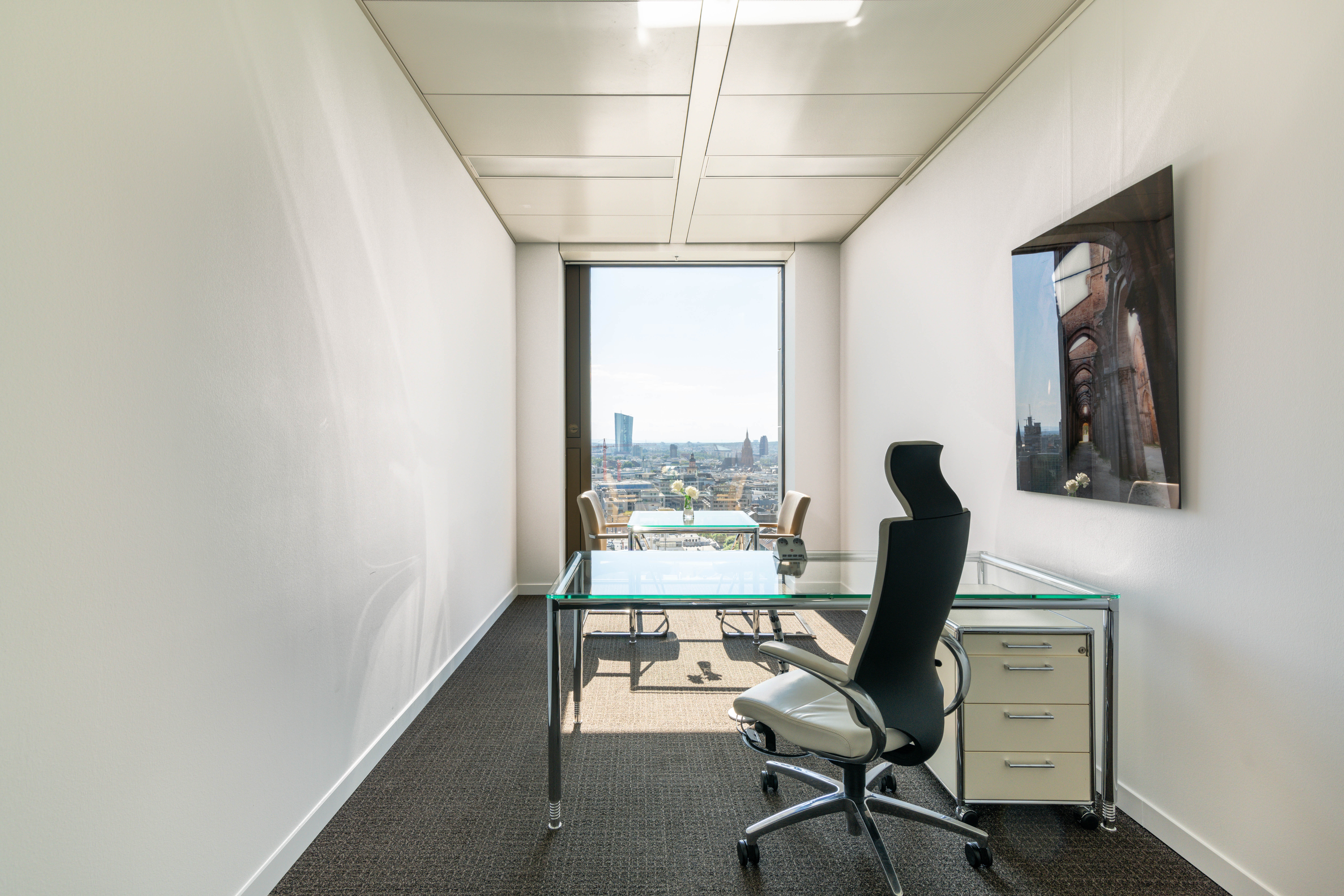 Coworking Space: Arbeitsplätze, Services und Support unterstützen Sie bei der Arbeit in Signature OpernTurm