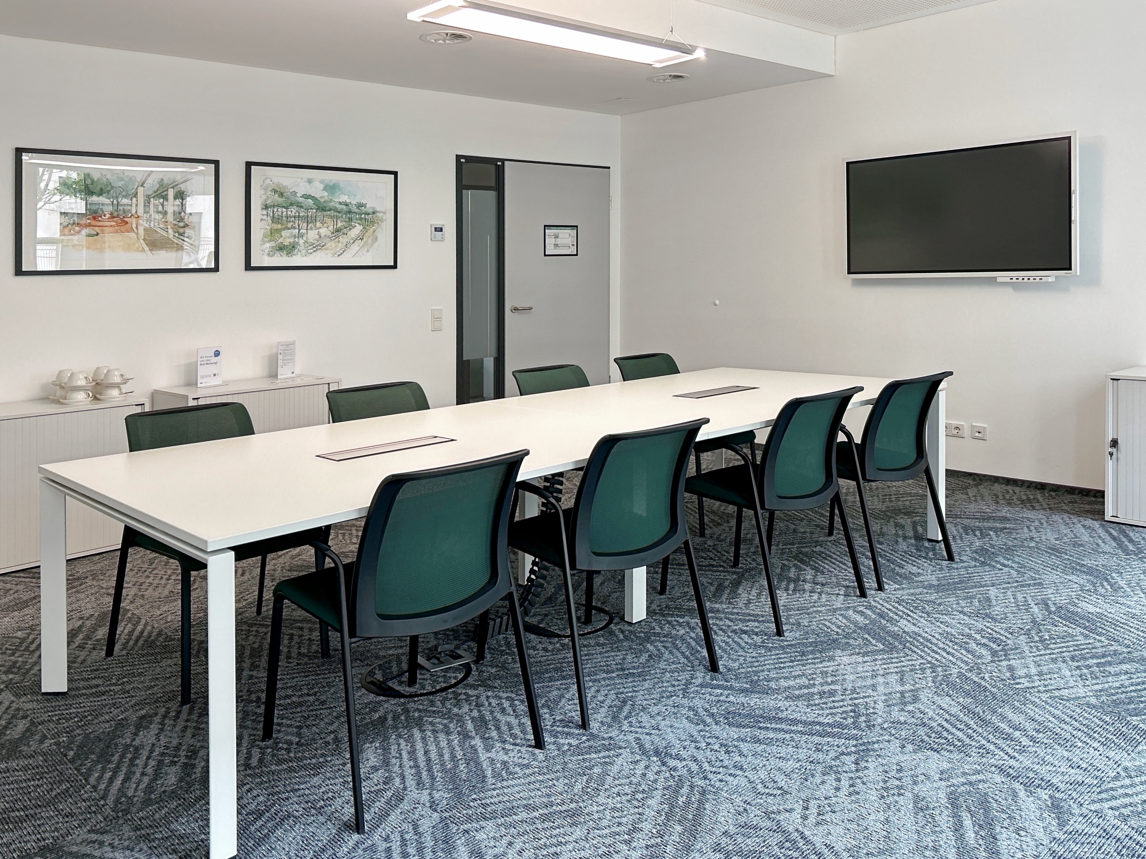 Coworking Space: Arbeitsplätze, Services und Support unterstützen Sie bei der Arbeit in HQ HangarOne