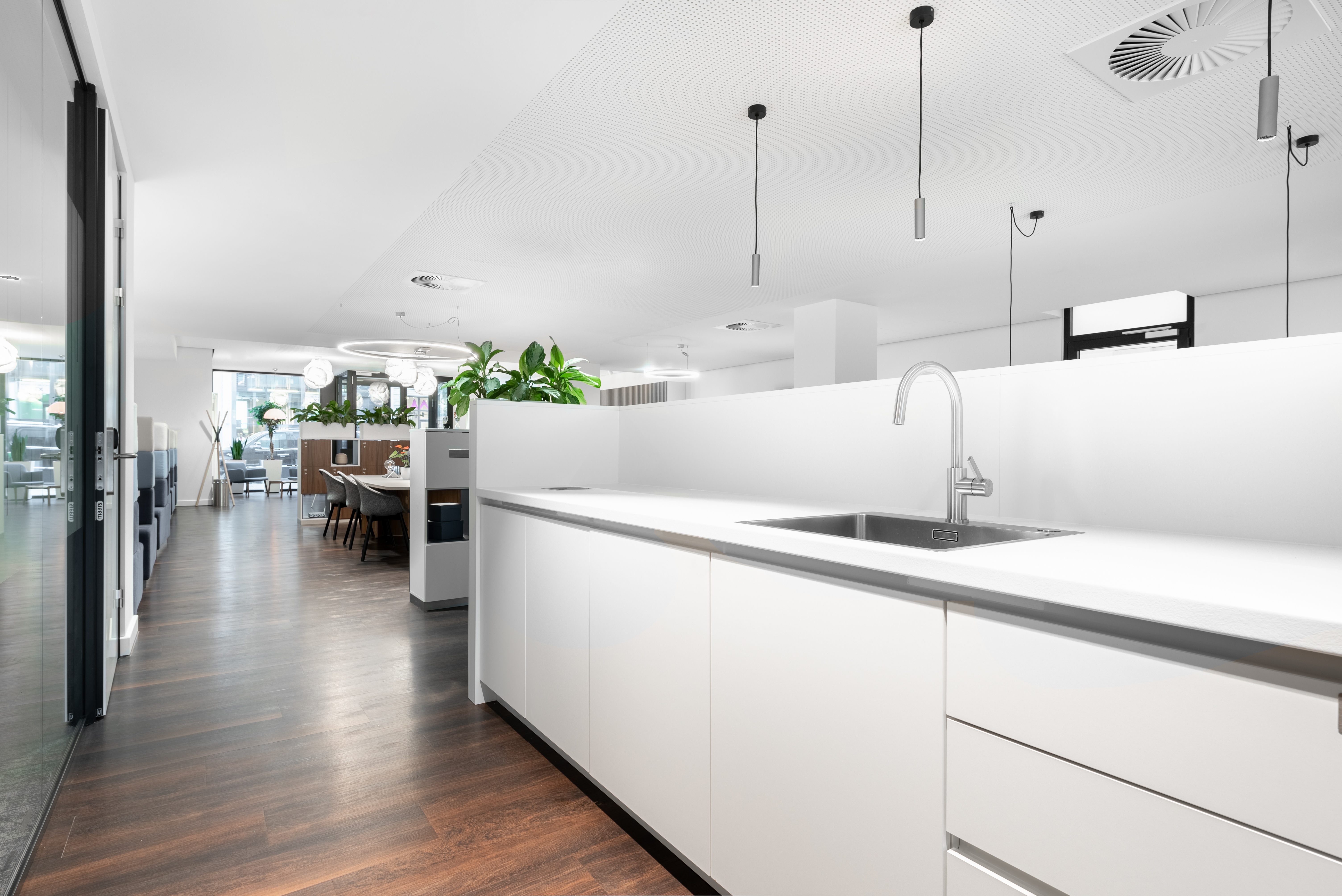 Coworking Spaces - Hamburg-Stadt (Hamburg, Freie und Hansestadt) - Arbeitsplätze, Services und Support unterstützen Sie bei der Arbeit in Regus Hohe Bleichen