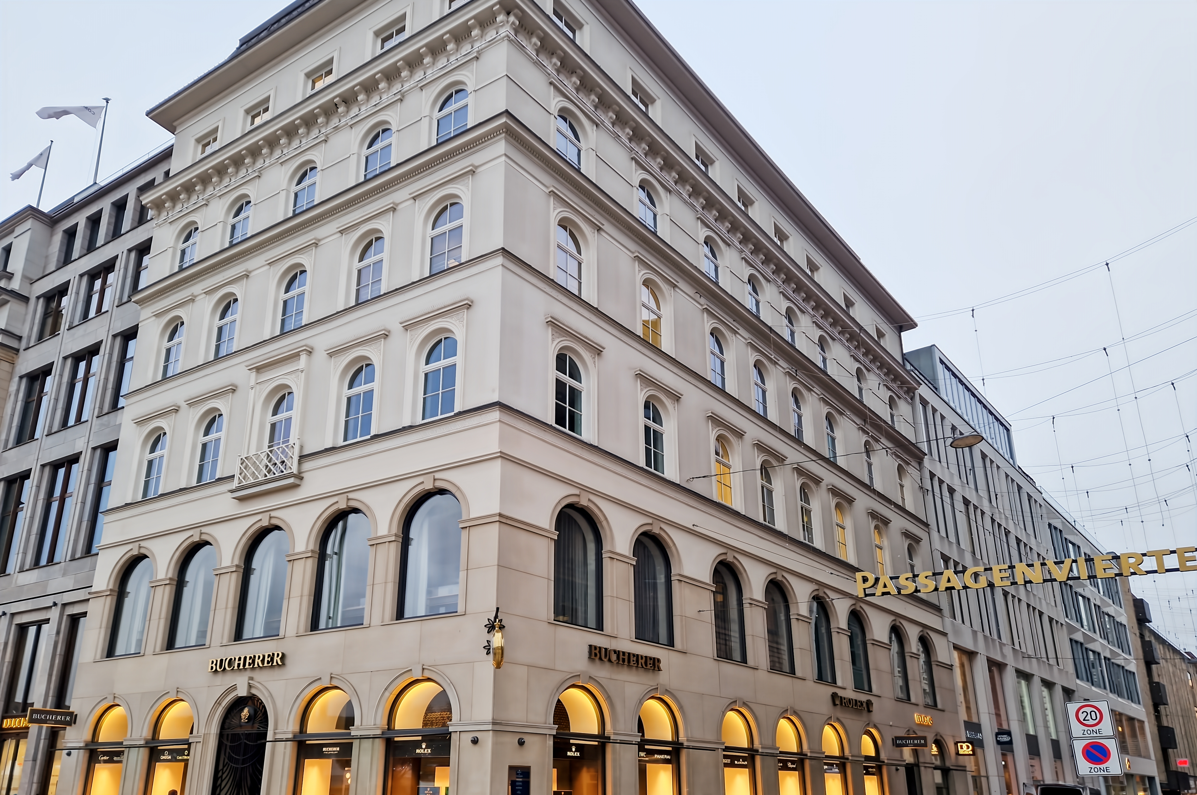 Coworking Spaces - Hamburg-Stadt (Hamburg, Freie und Hansestadt) - Arbeitsplätze, Services und Support unterstützen Sie bei der Arbeit in Signature Jungfernstieg