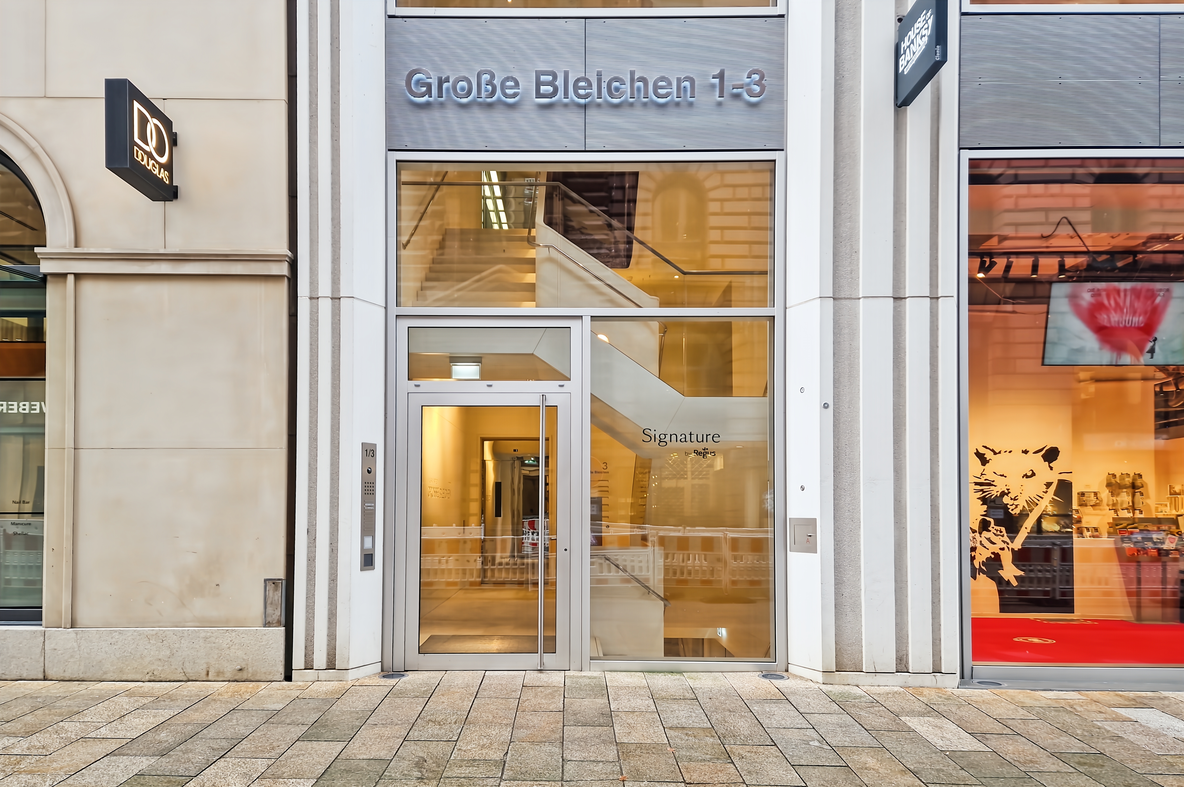 Coworking Spaces - Hamburg-Stadt (Hamburg, Freie und Hansestadt) - Arbeitsplätze, Services und Support unterstützen Sie bei der Arbeit in Signature Jungfernstieg