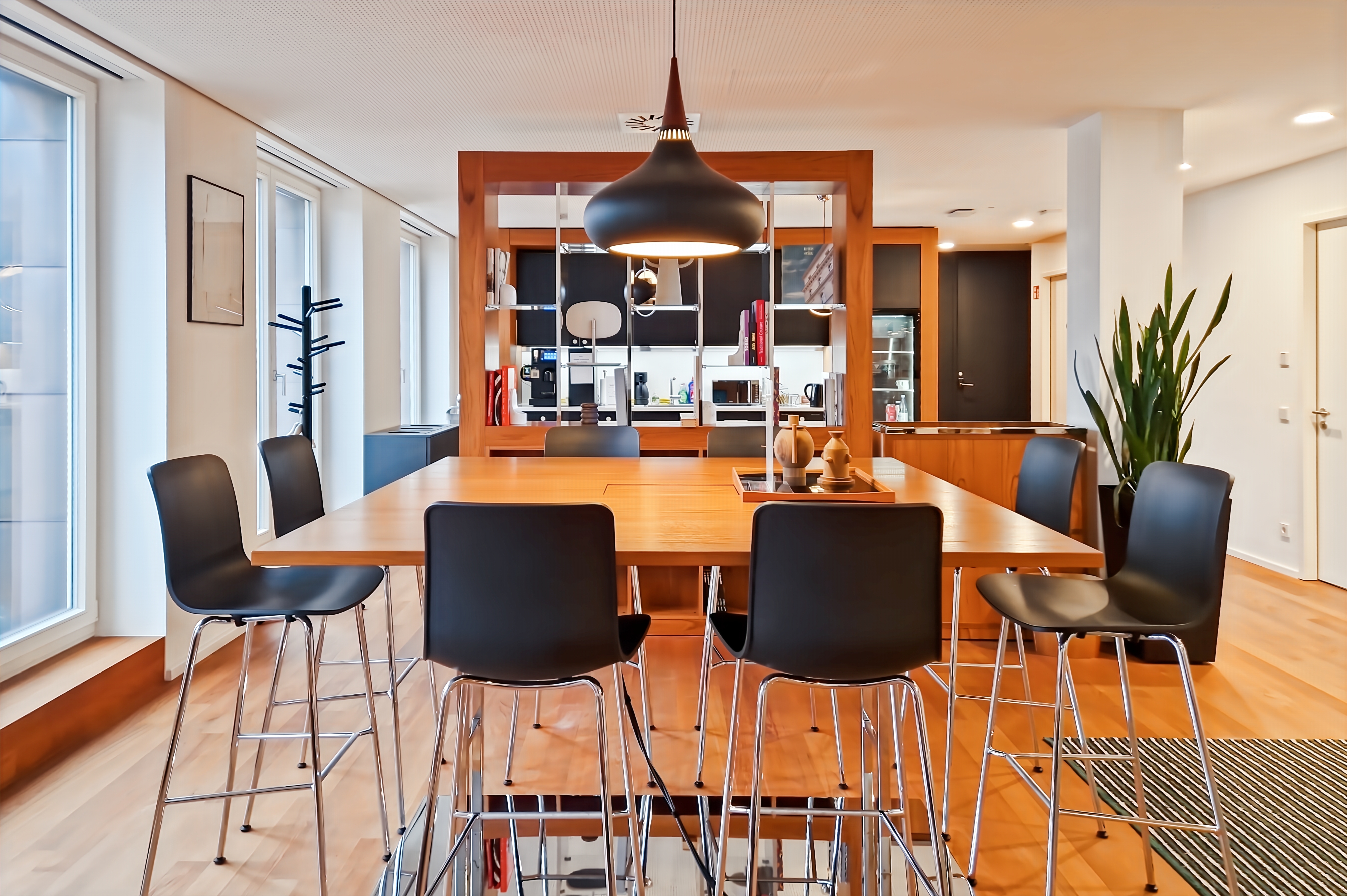 Coworking Space: Arbeitsplätze, Services und Support unterstützen Sie bei der Arbeit in Signature Jungfernstieg