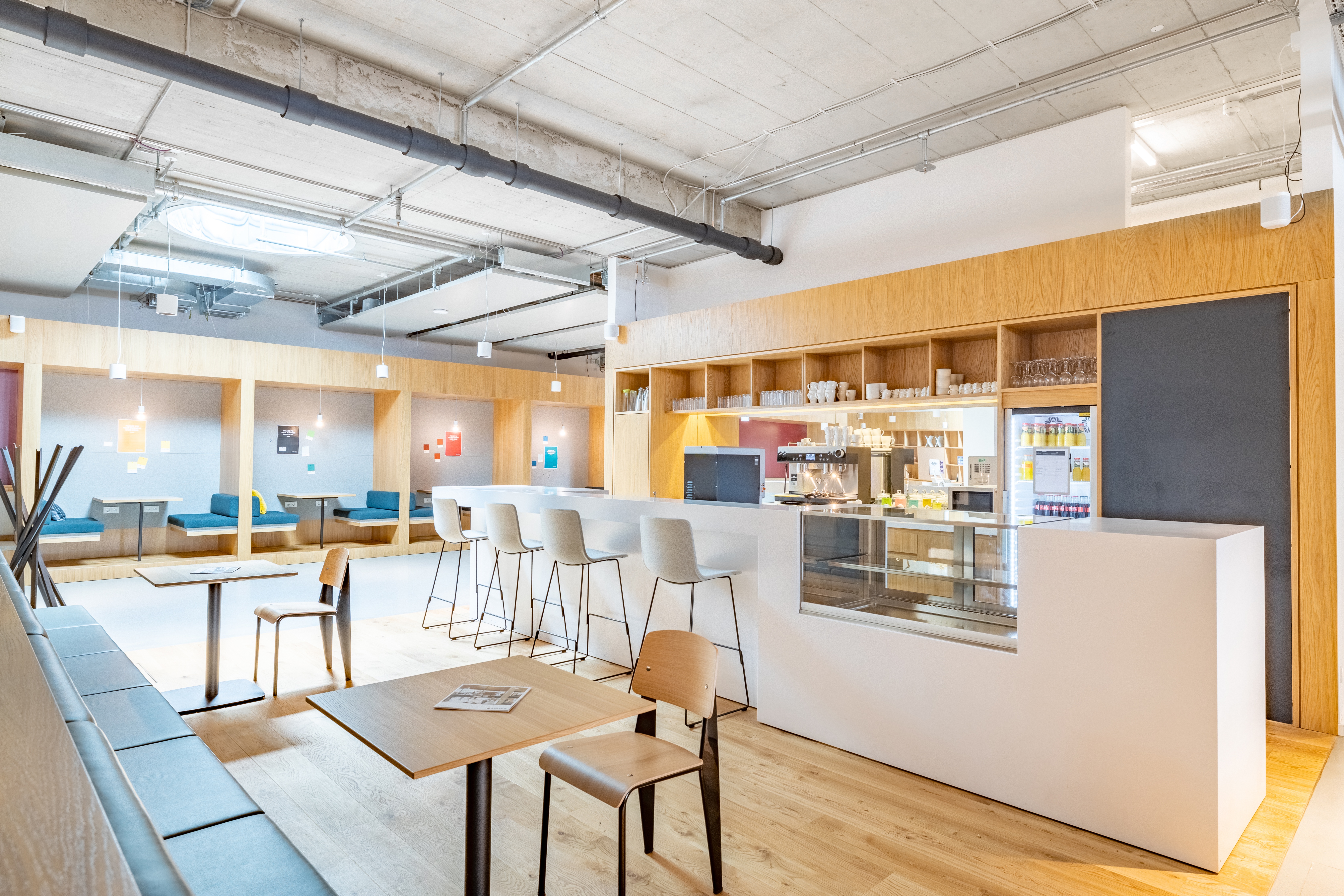 Coworking Space: Arbeitsplätze, Services und Support unterstützen Sie bei der Arbeit in Spaces Werksviertel