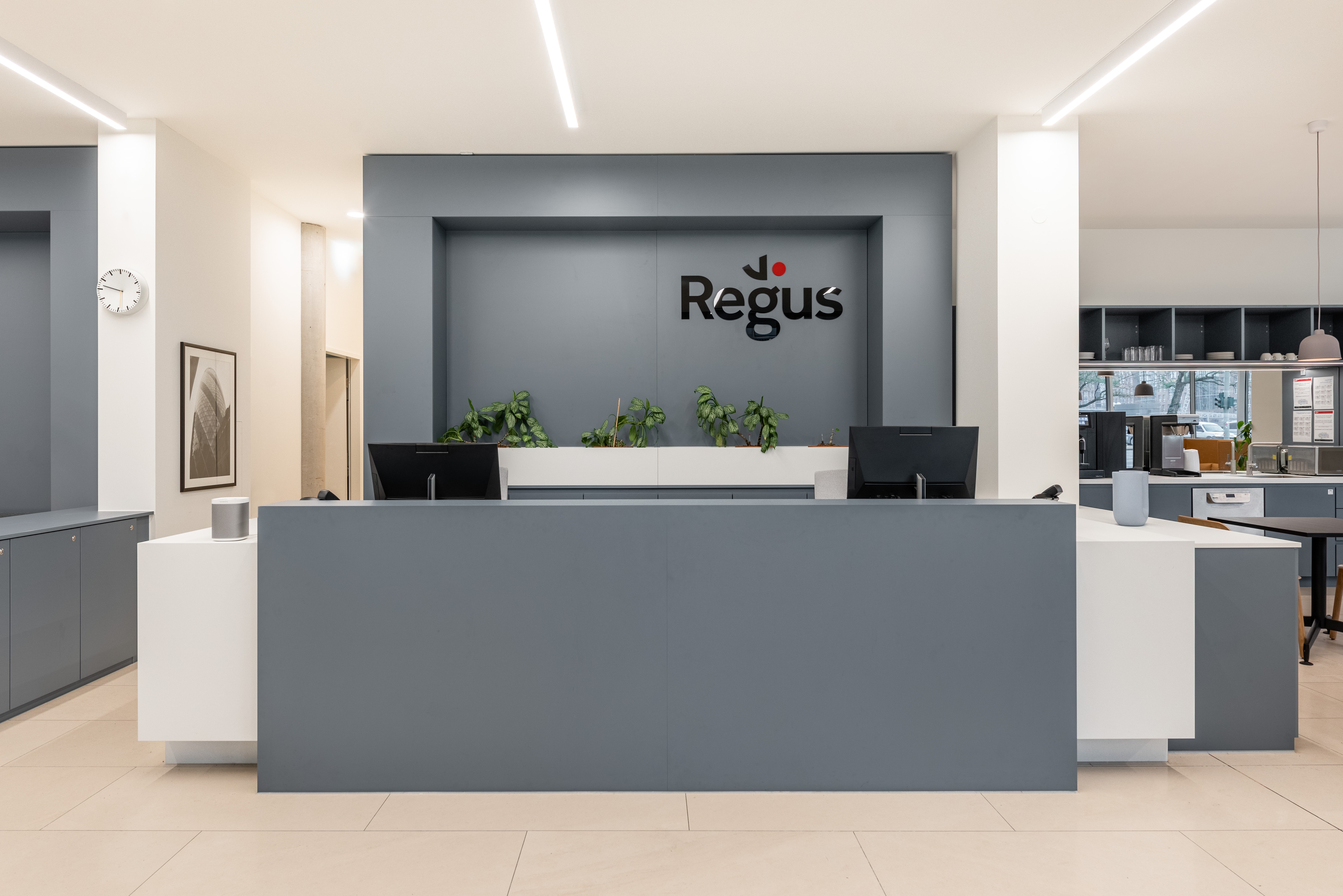 Coworking Spaces - Hamburg-Stadt (Hamburg, Freie und Hansestadt) - Arbeitsplätze, Services und Support unterstützen Sie bei der Arbeit in Regus Bei den Mühren 1