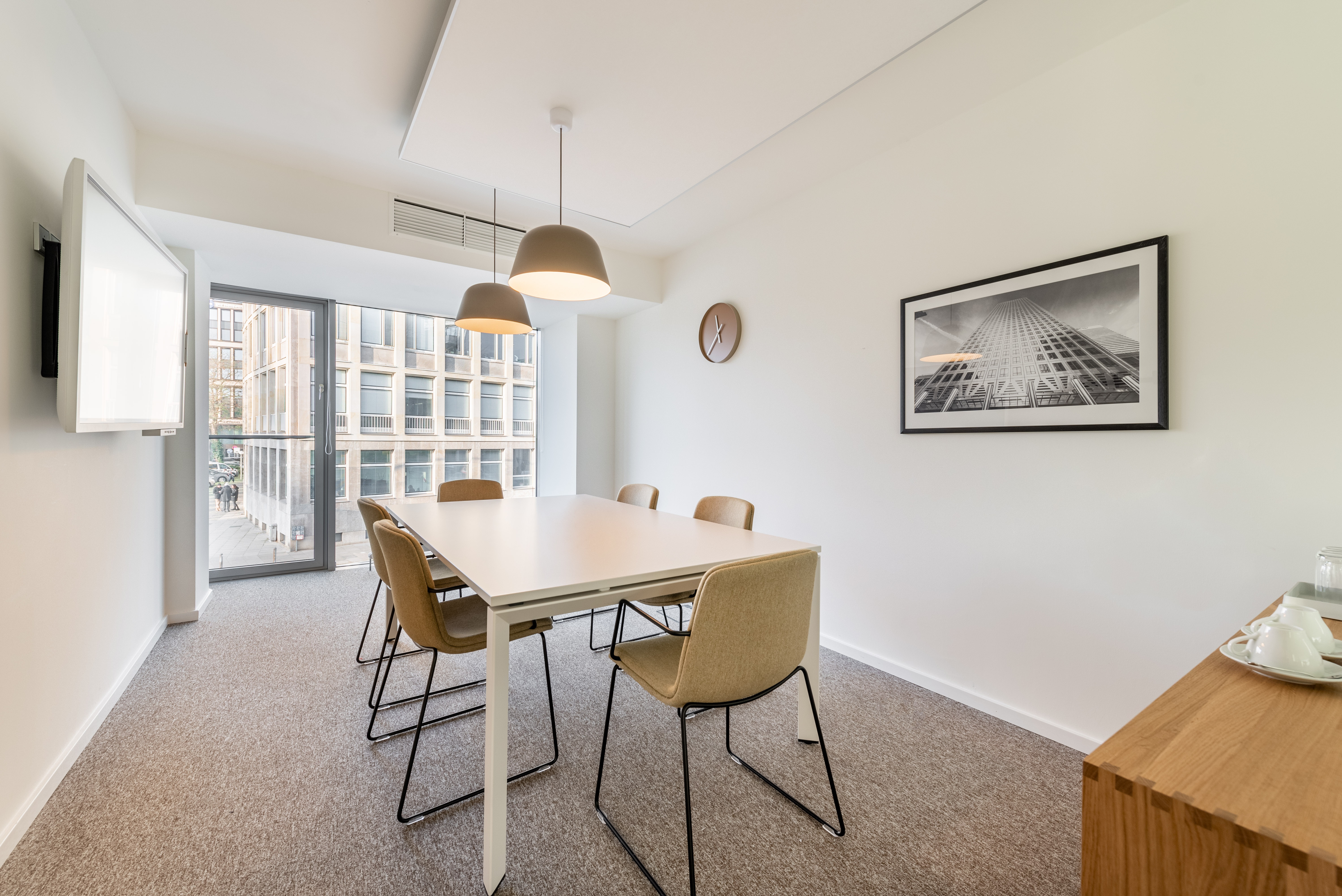 Coworking Spaces - Hamburg-Stadt (Hamburg, Freie und Hansestadt) - Arbeitsplätze, Services und Support unterstützen Sie bei der Arbeit in Regus Bei den Mühren 1