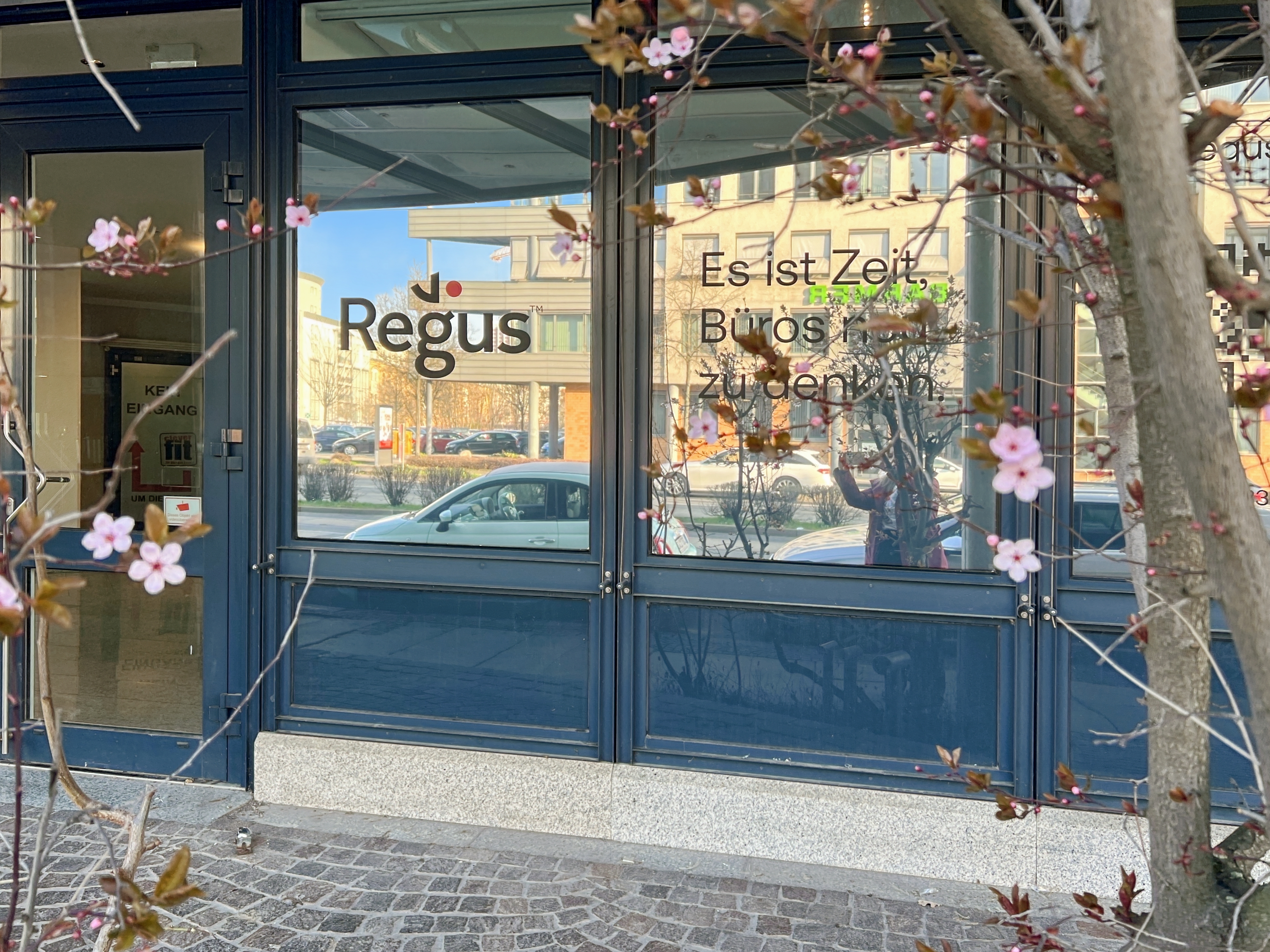 Coworking Space: Flexible Arbeitsplätze in Regus Leipzig, Atrium