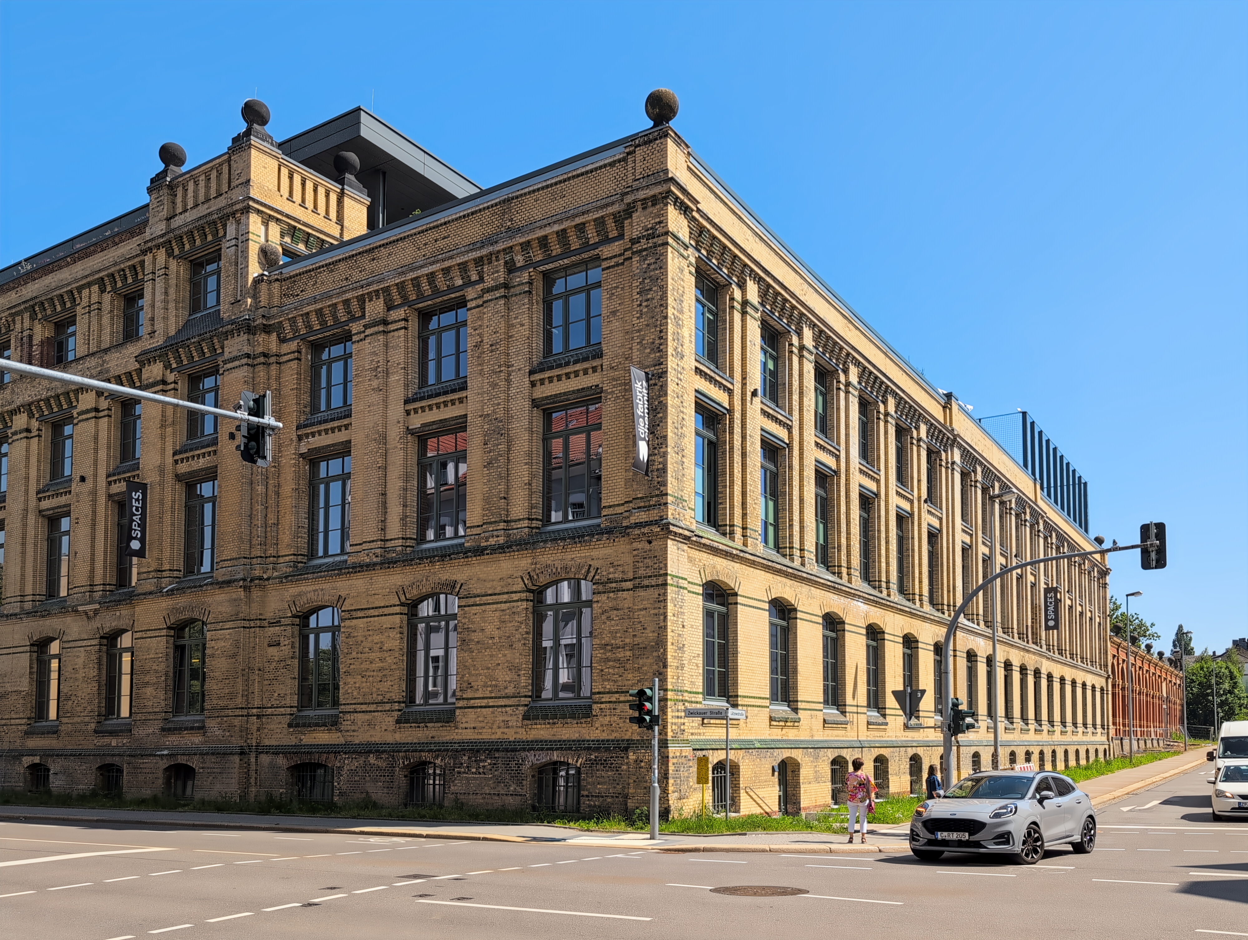 Coworking Space: Flexible Arbeitsplätze in Spaces Die Fabrik