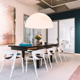Coworking Space: WORKING LOUNGE - THIIIRD PLACE 