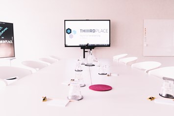 Coworking Space: THIIIRD PLACE 
