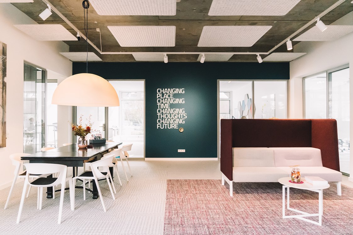 Coworking Space: THIIIRD PLACE 