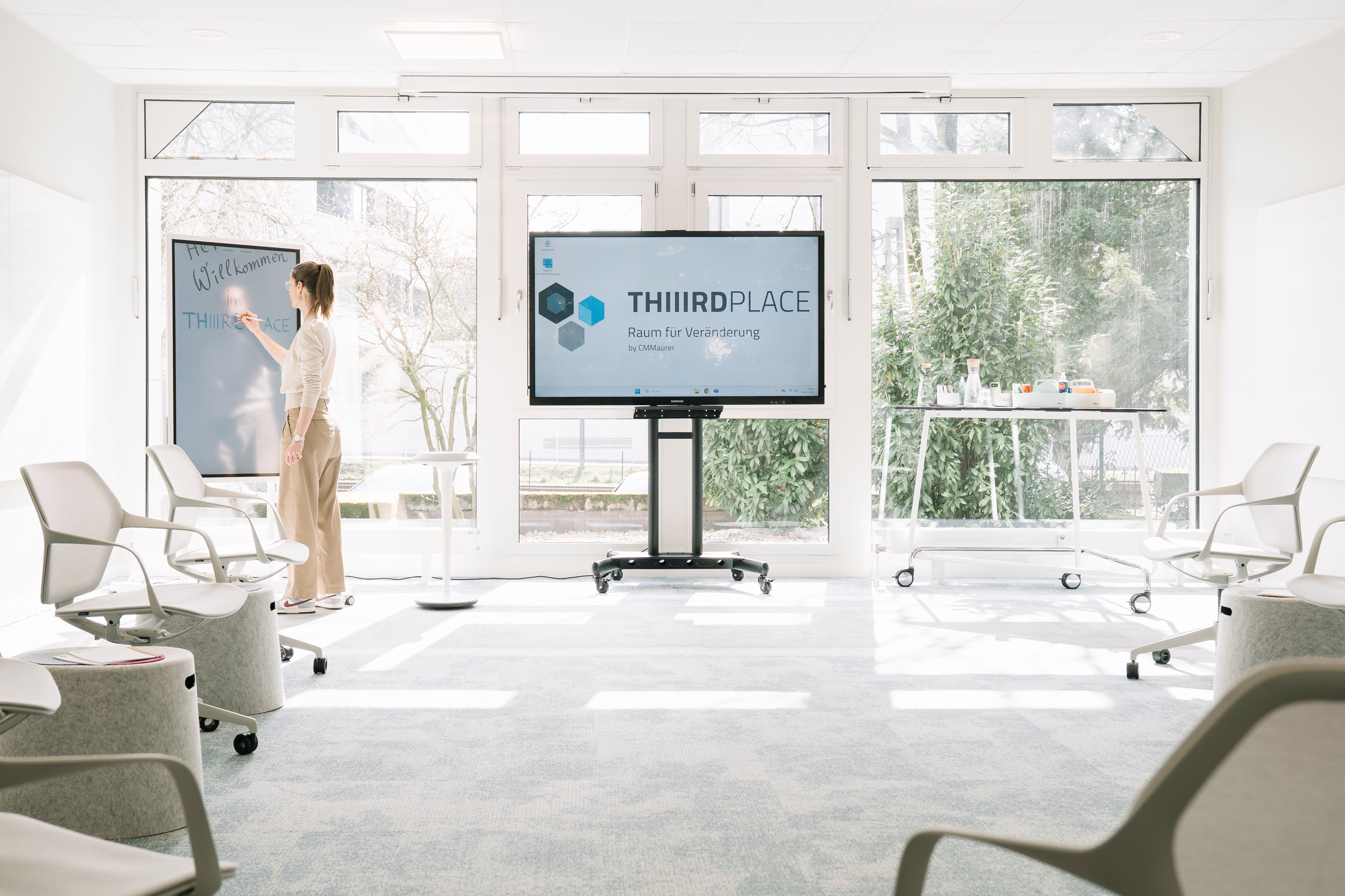 Coworking Space: CREATIVE LAB - THIIIRD PLACE 