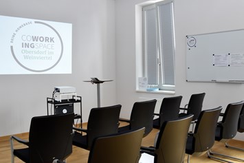 Coworking Space: Besprechungsraum I mit Kinobestuhlung  - Co-Working Space Obersdorf