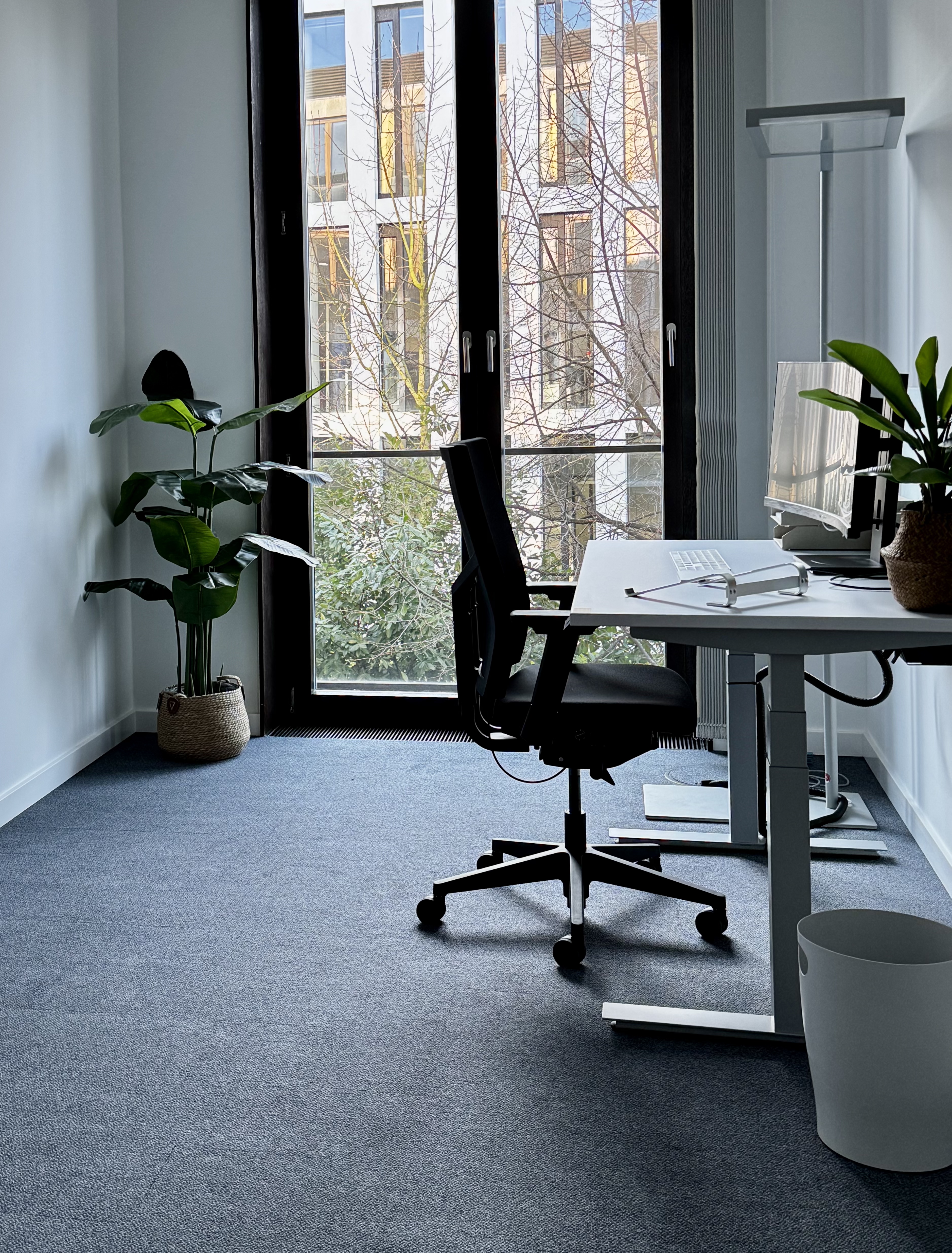 Coworking Spaces - Office HUB - ambass HUB