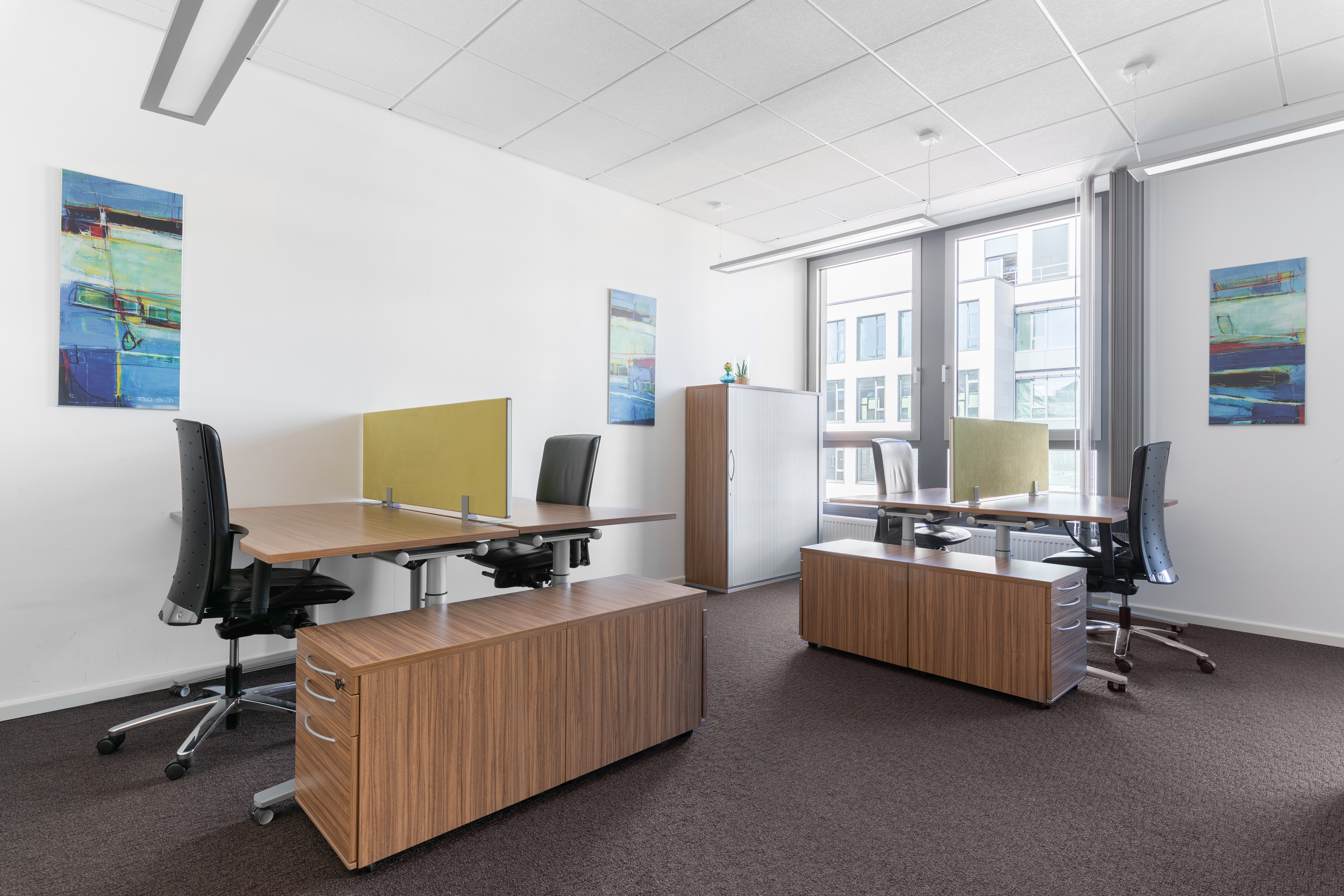 Coworking Space: Arbeitsplätze, Services und Support unterstützen Sie bei der Arbeit in Regus ZeltnerEck