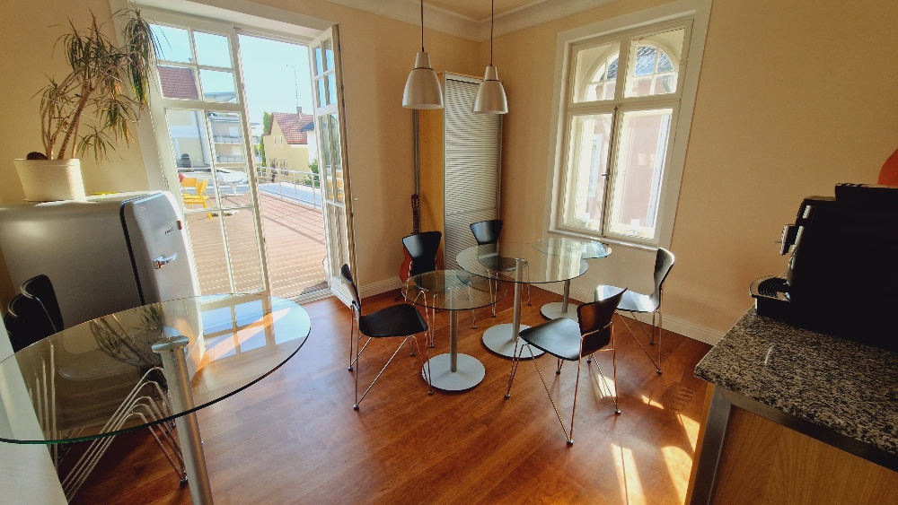 Coworking Spaces - feste Arbeitsplätze vorhanden - Deutschland - Küche - Co-Office in wunderbar restaurierter Jugendstilvilla