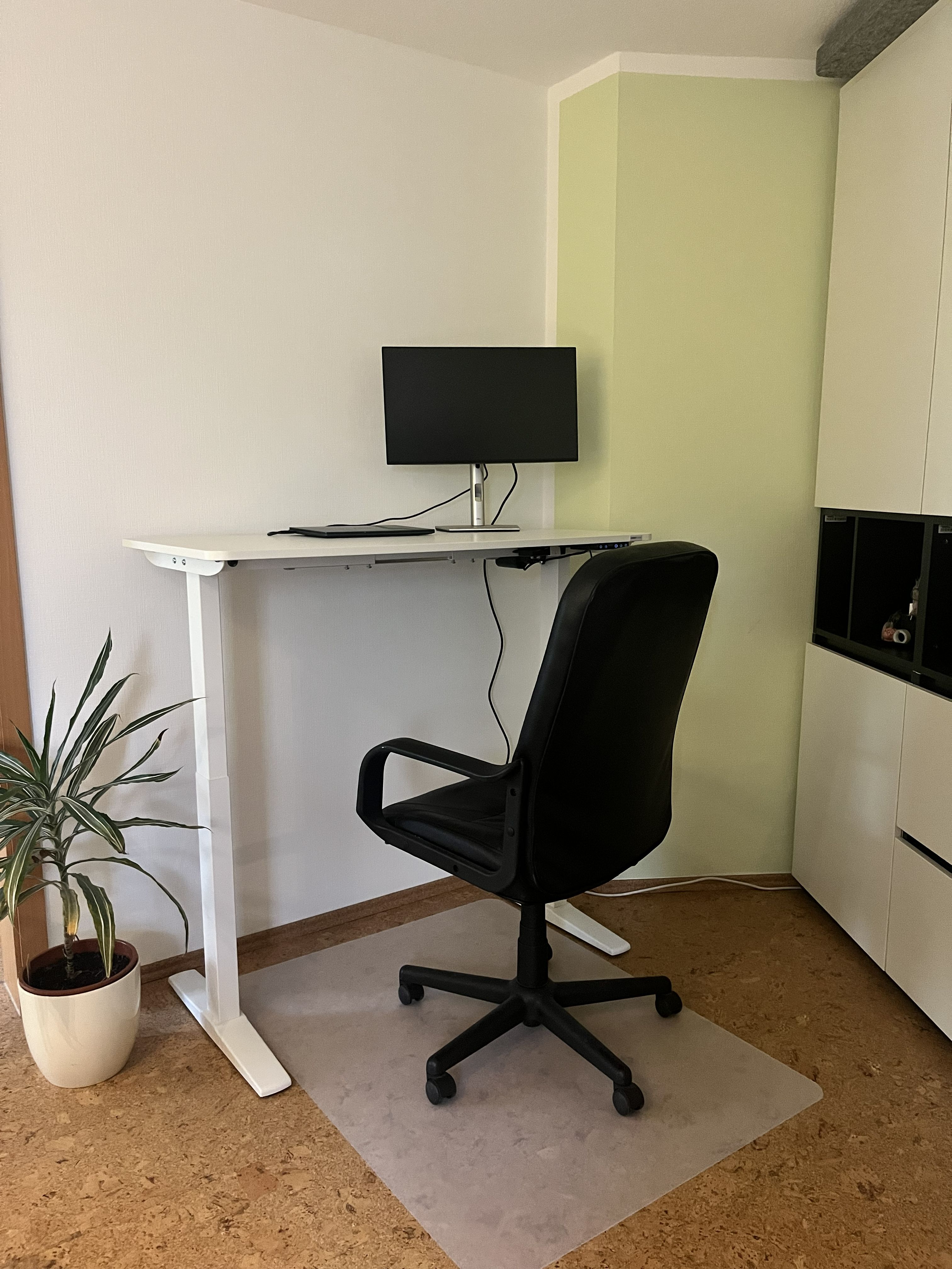 Coworking Spaces - Typ: Bürogemeinschaft - Dresden - 1 APlatz höhenverstellbar - CoachingBase.one