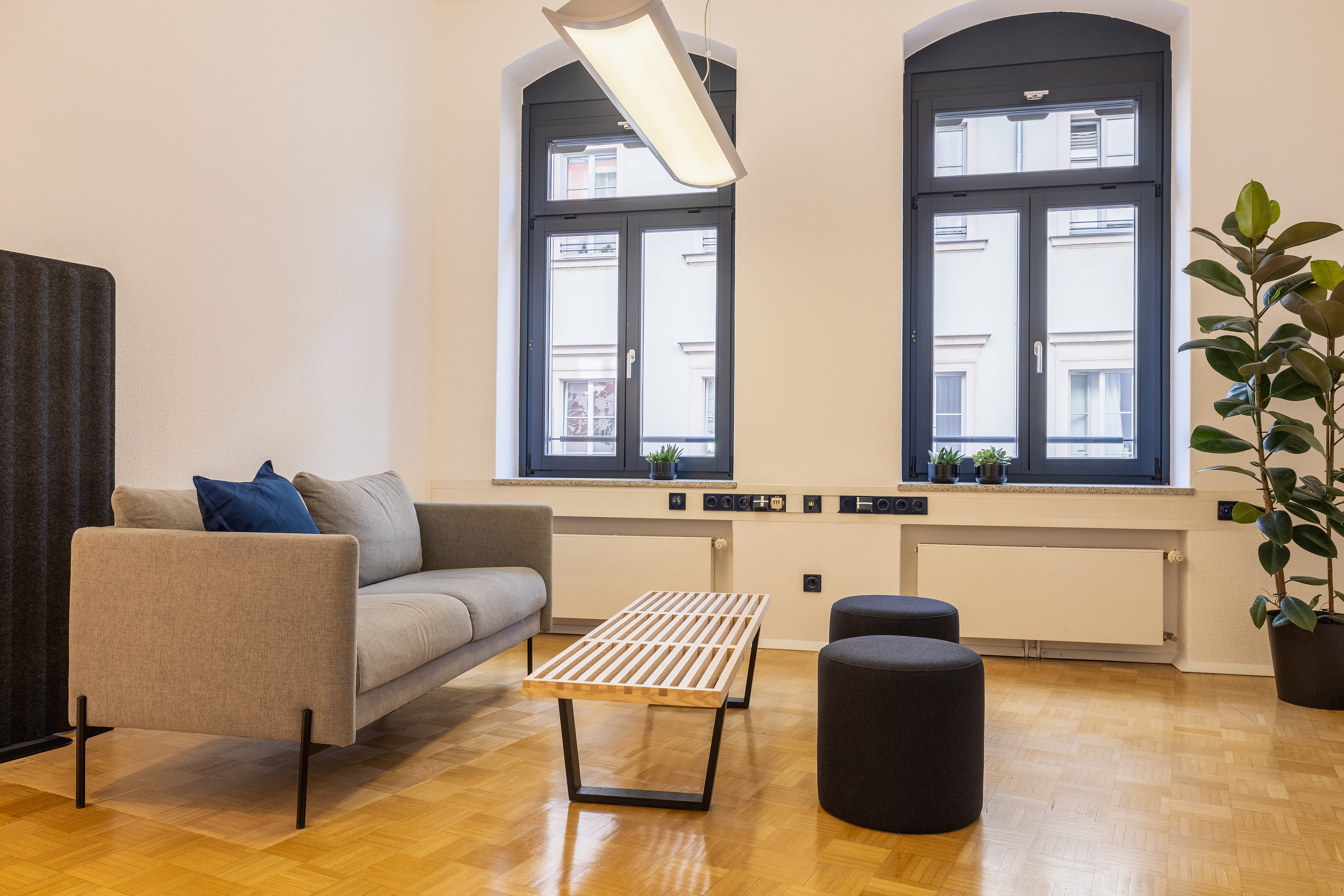 Coworking Spaces - feste Arbeitsplätze vorhanden - Sachsen - Arbeitsbereich mit Lounge und flexibler Nutzung - Co.Work.Space Obergraben 10