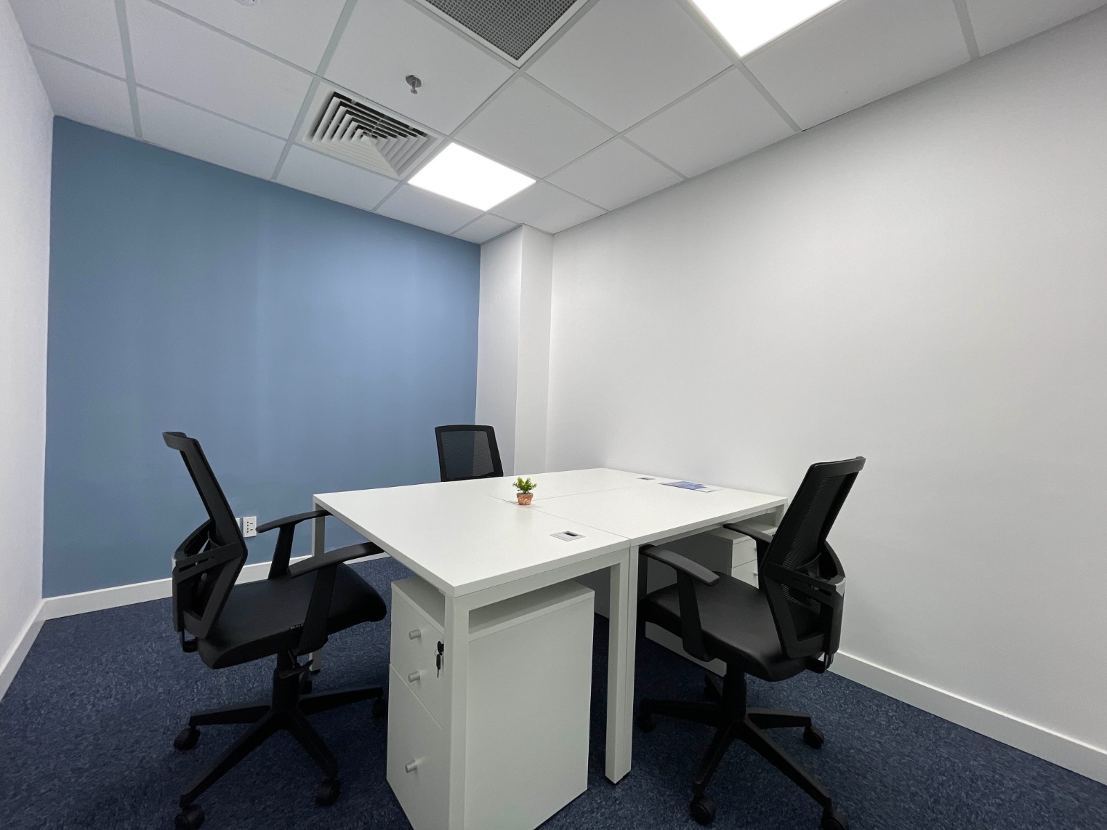 Coworking Spaces - Typ: Shared Office - Köln - All-inclusive-Zugang zu Arbeitsplätzen, virtuellen Büros und Besprechungsräumen in HQ Ossendorf