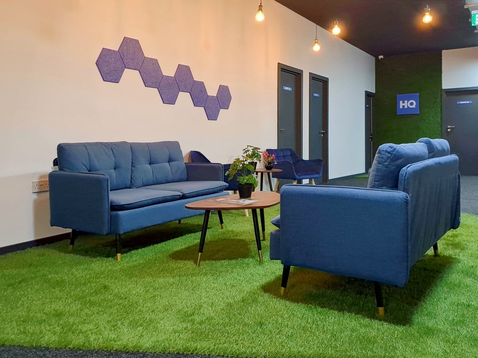 Coworking Spaces - Allgäu / Bayerisch Schwaben - All-inclusive-Zugang zu Arbeitsplätzen, virtuellen Büros und Besprechungsräumen in HQ Lise-Meitner-Straße