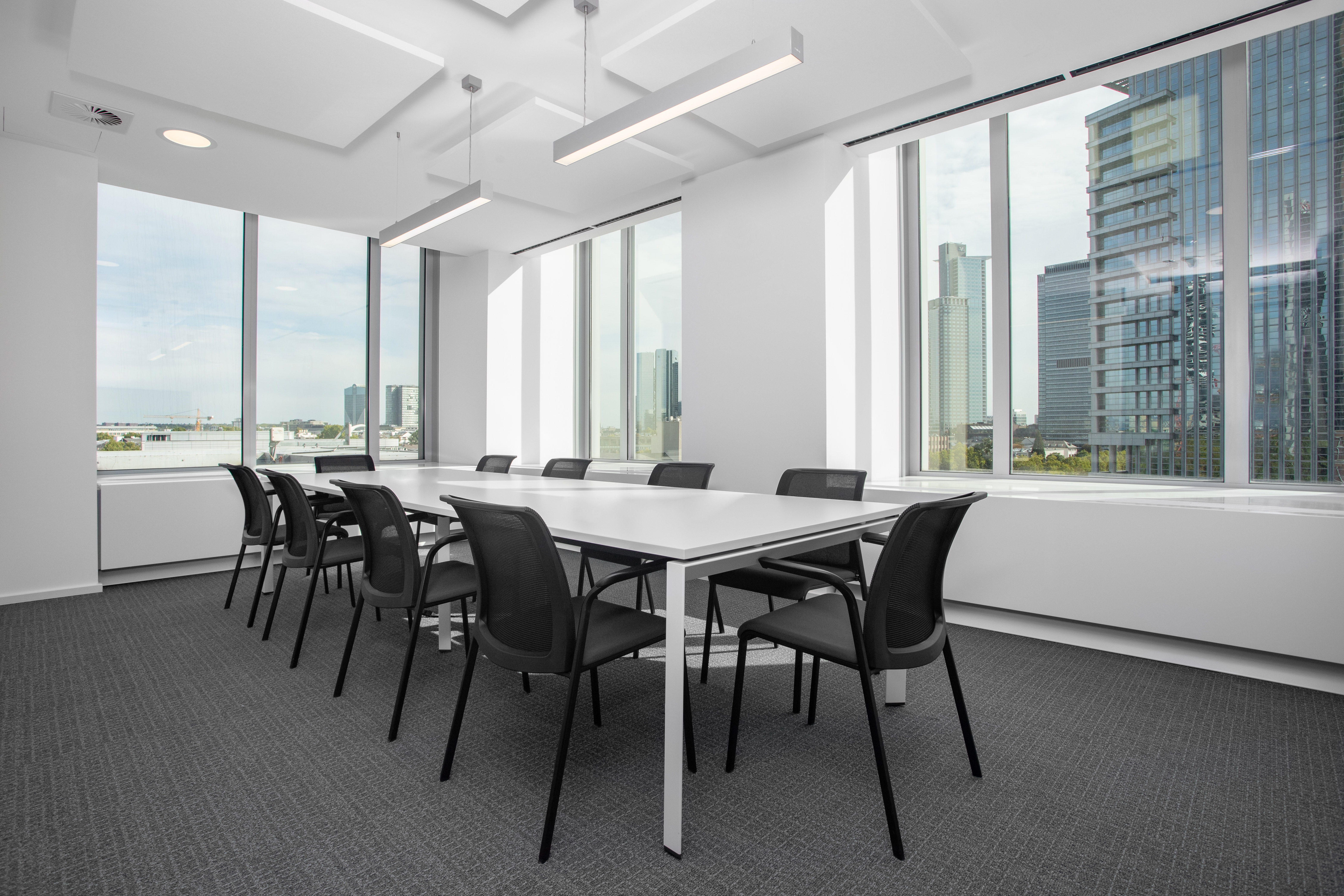 Coworking Space: All-inclusive-Zugang zu Arbeitsplätzen, virtuellen Büros und Besprechungsräumen in Regus Messeturm