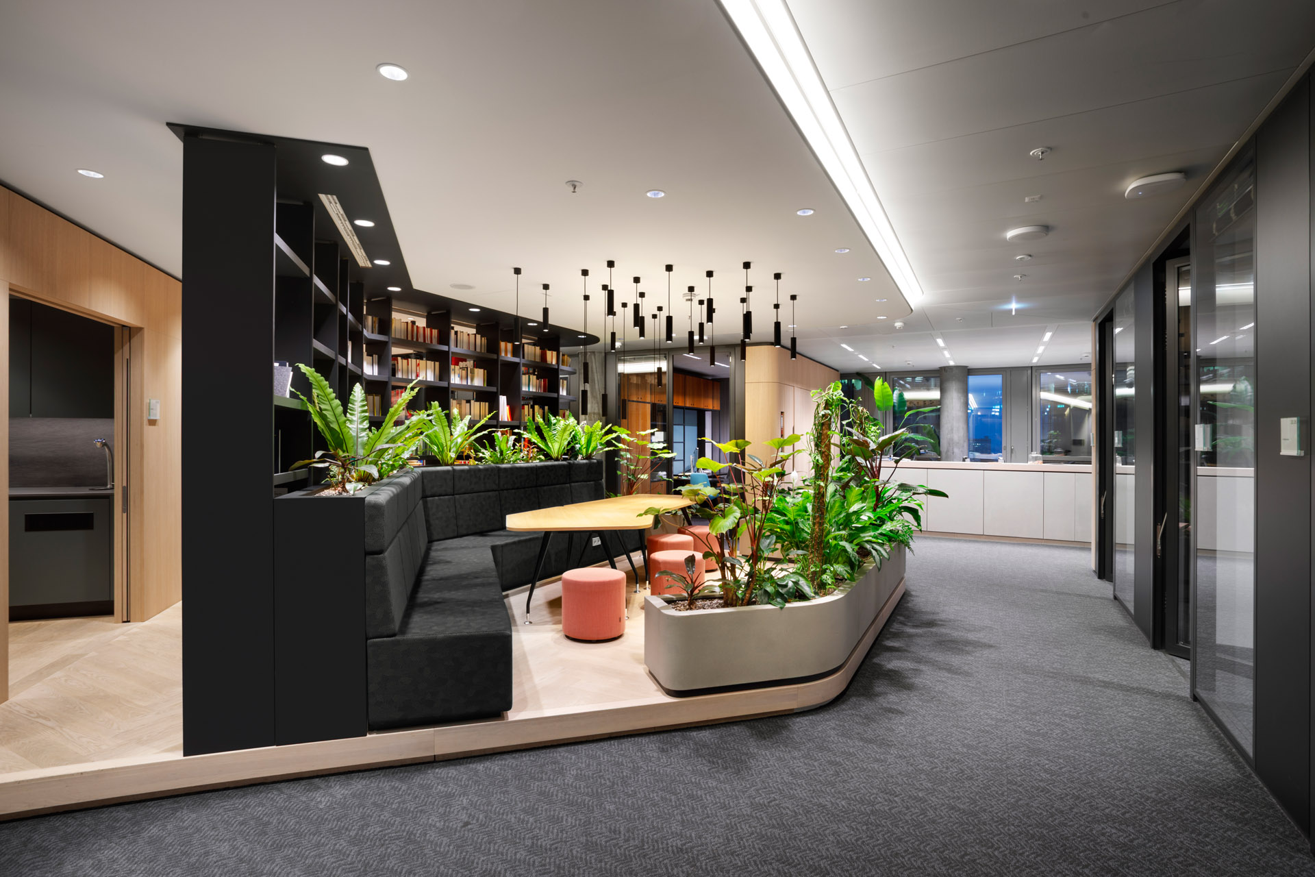 Coworking Space: lounge area - k1 BusinessClub Aqua Tower (T4)