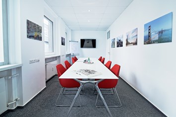 Coworking Space: 2Redline Business Center