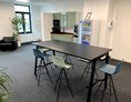 Coworking Space: Eingangsbereich, Teeküche, Open Space, Shared Desk/Hot Desk - cde coworking