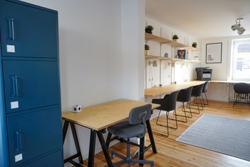 Coworking Space: One Fein Space Coworking