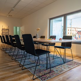 Coworking Space: Unser Konferenzraum Baywatch: Ideal für eine Konferenz mit bis zu 18 Personen.  - Orangery Stralsund
