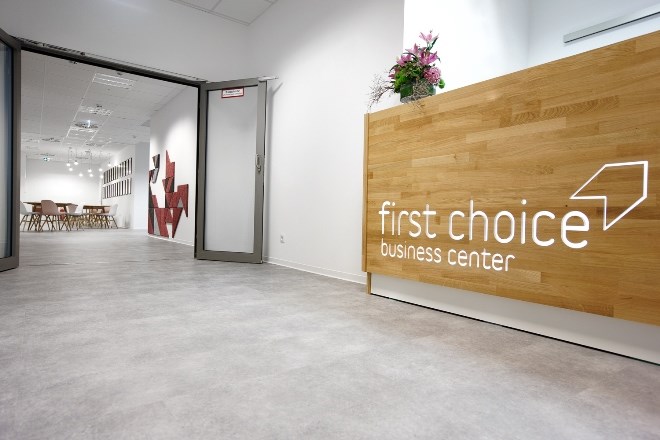 Coworking Space: Empfang und Durchgangsbereich - Topmoderne Arbeitsplätze im First Choice Business Center Wiesbaden